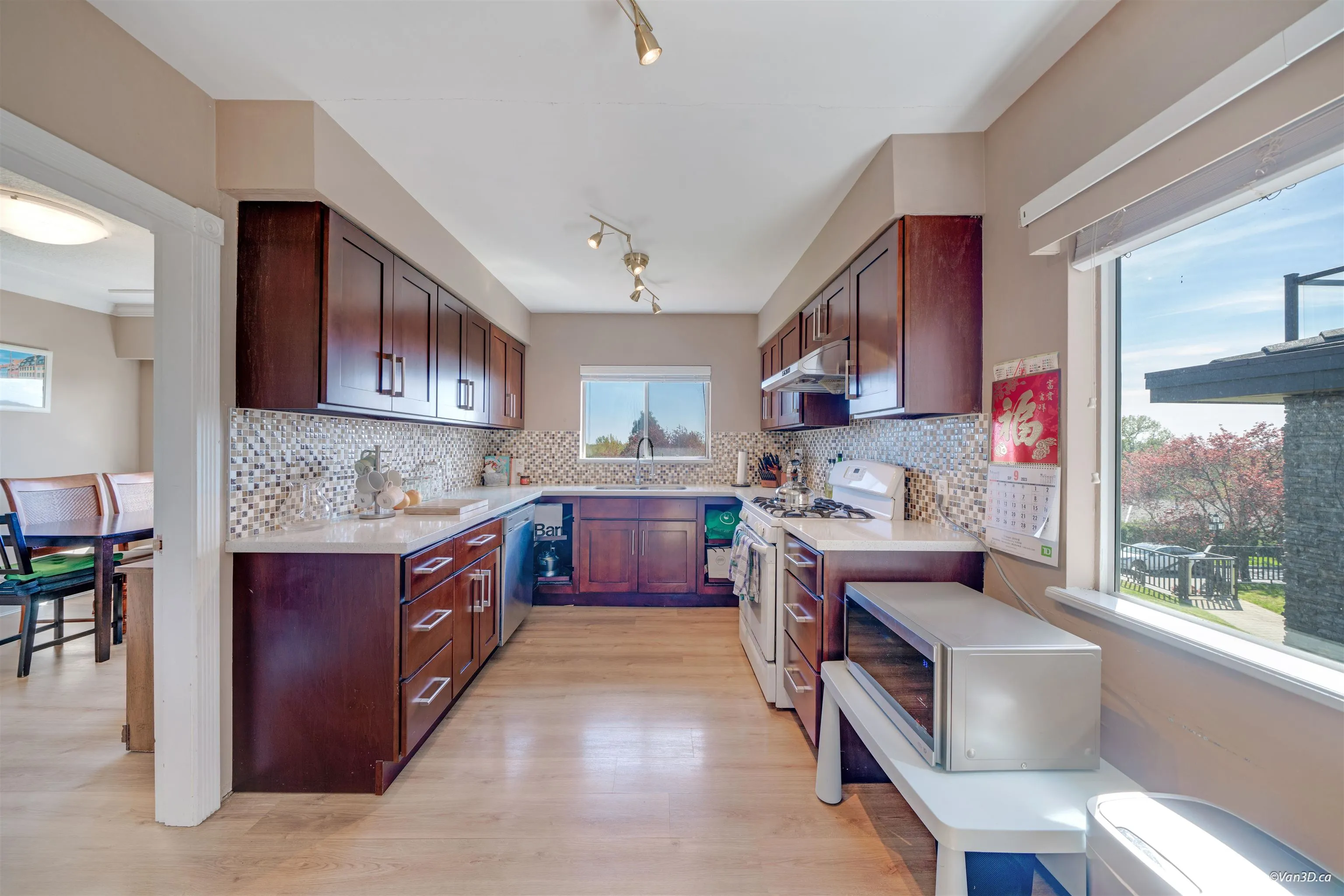 4599 Sunland Place