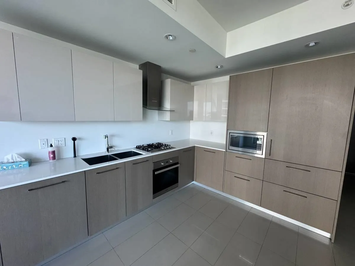 40X 6633 Pearson Way
