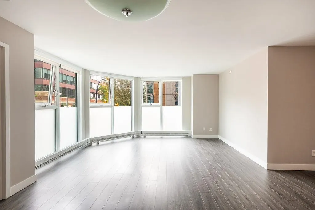 202 1323 Homer Street