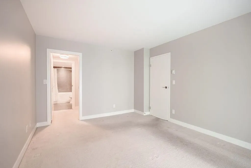 202 1323 Homer Street