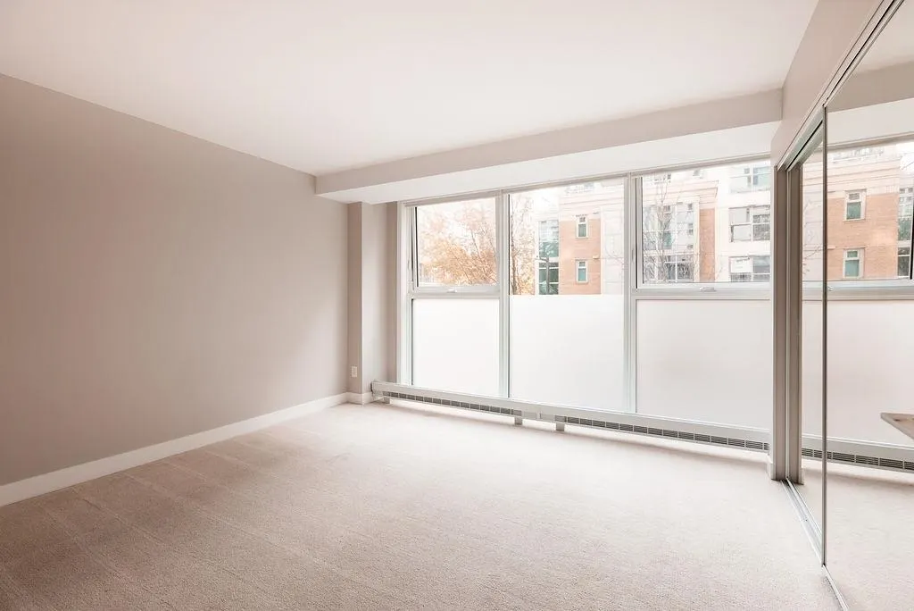 202 1323 Homer Street