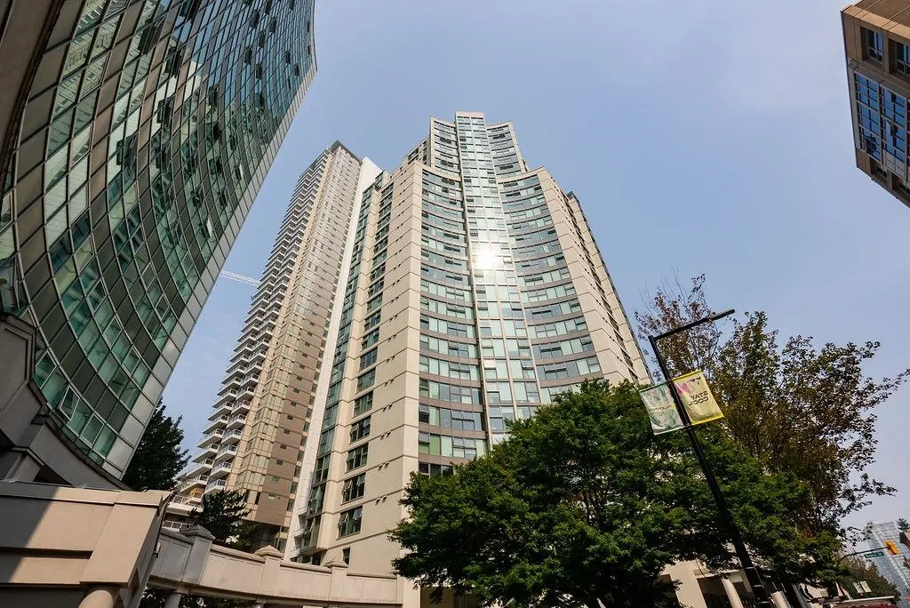 202 1323 Homer Street