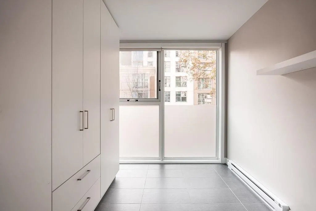 202 1323 Homer Street