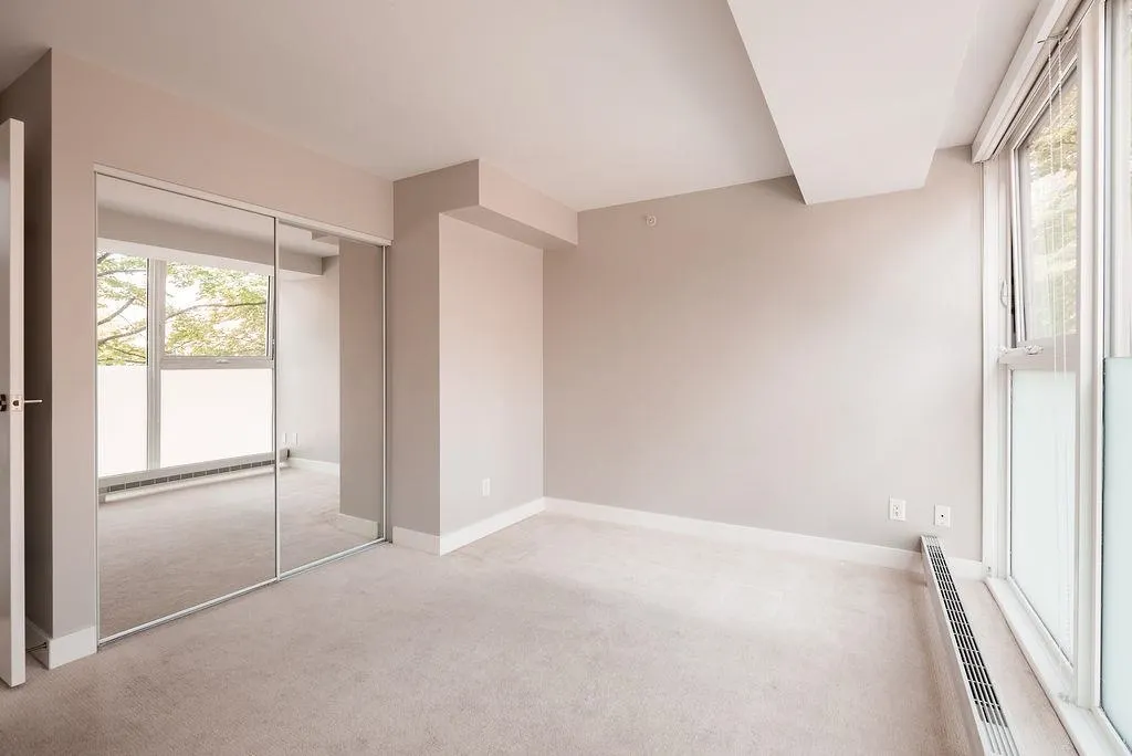 202 1323 Homer Street