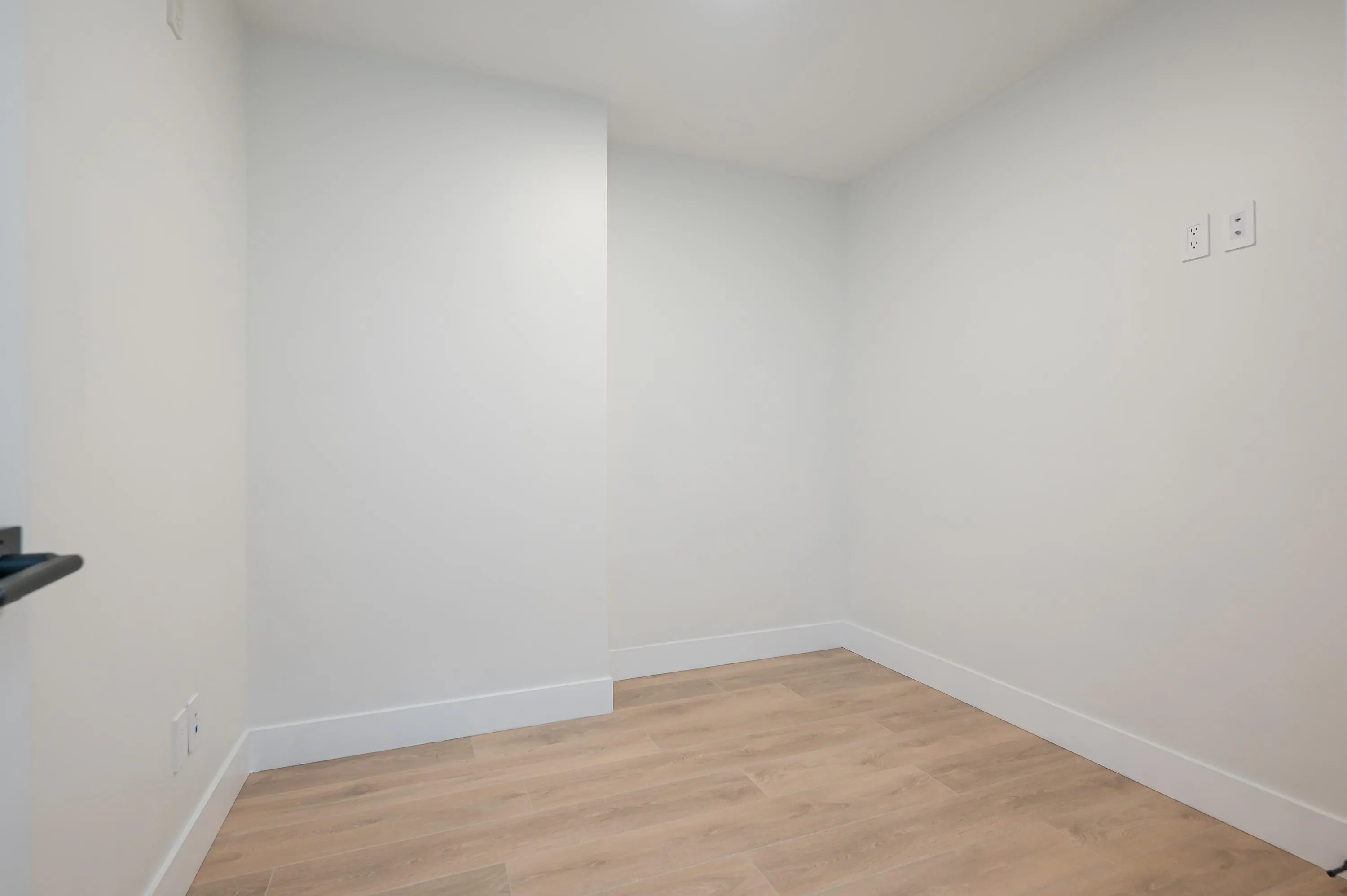 311 8496 120 Street