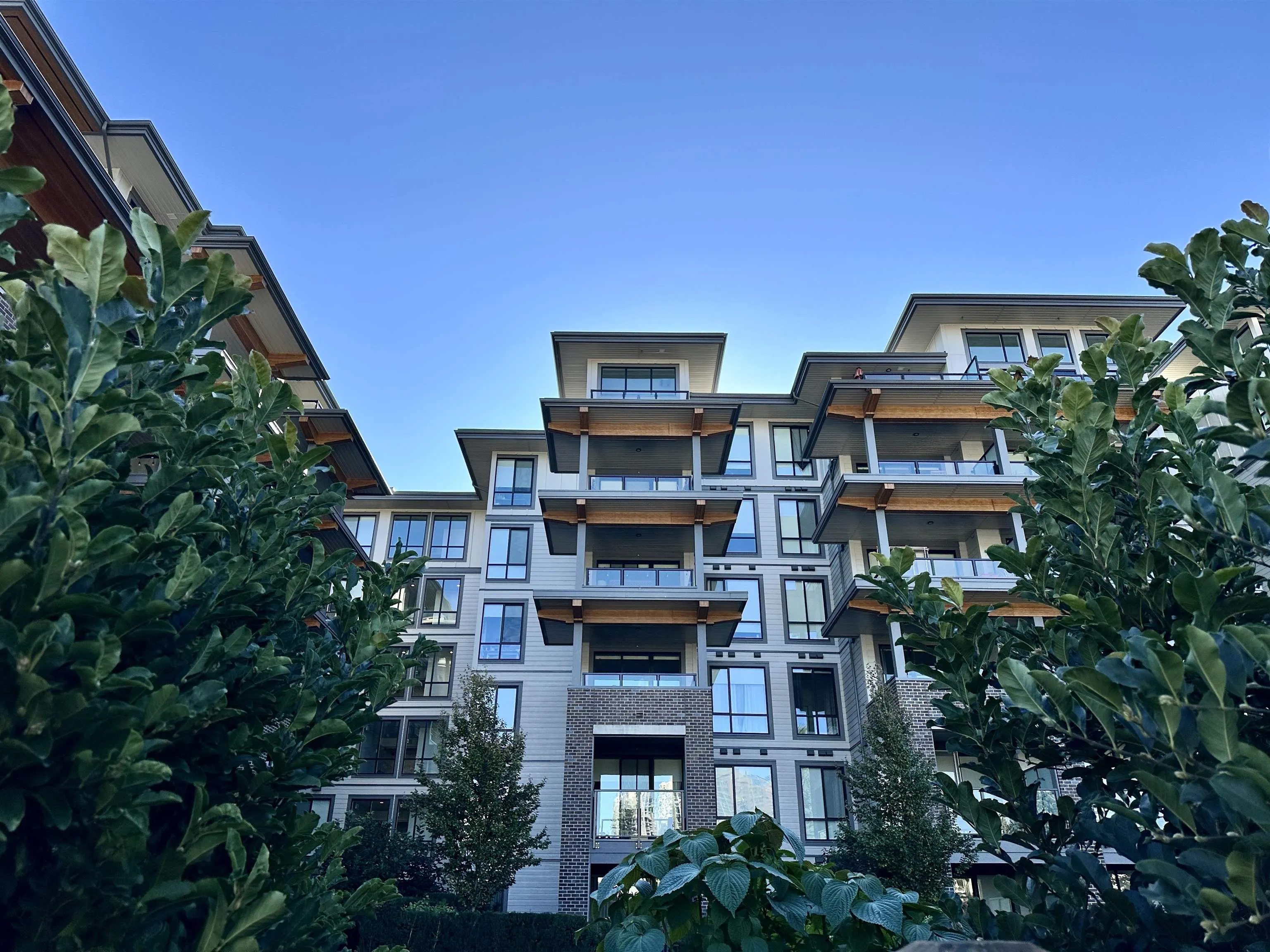 523 7599 15th Street