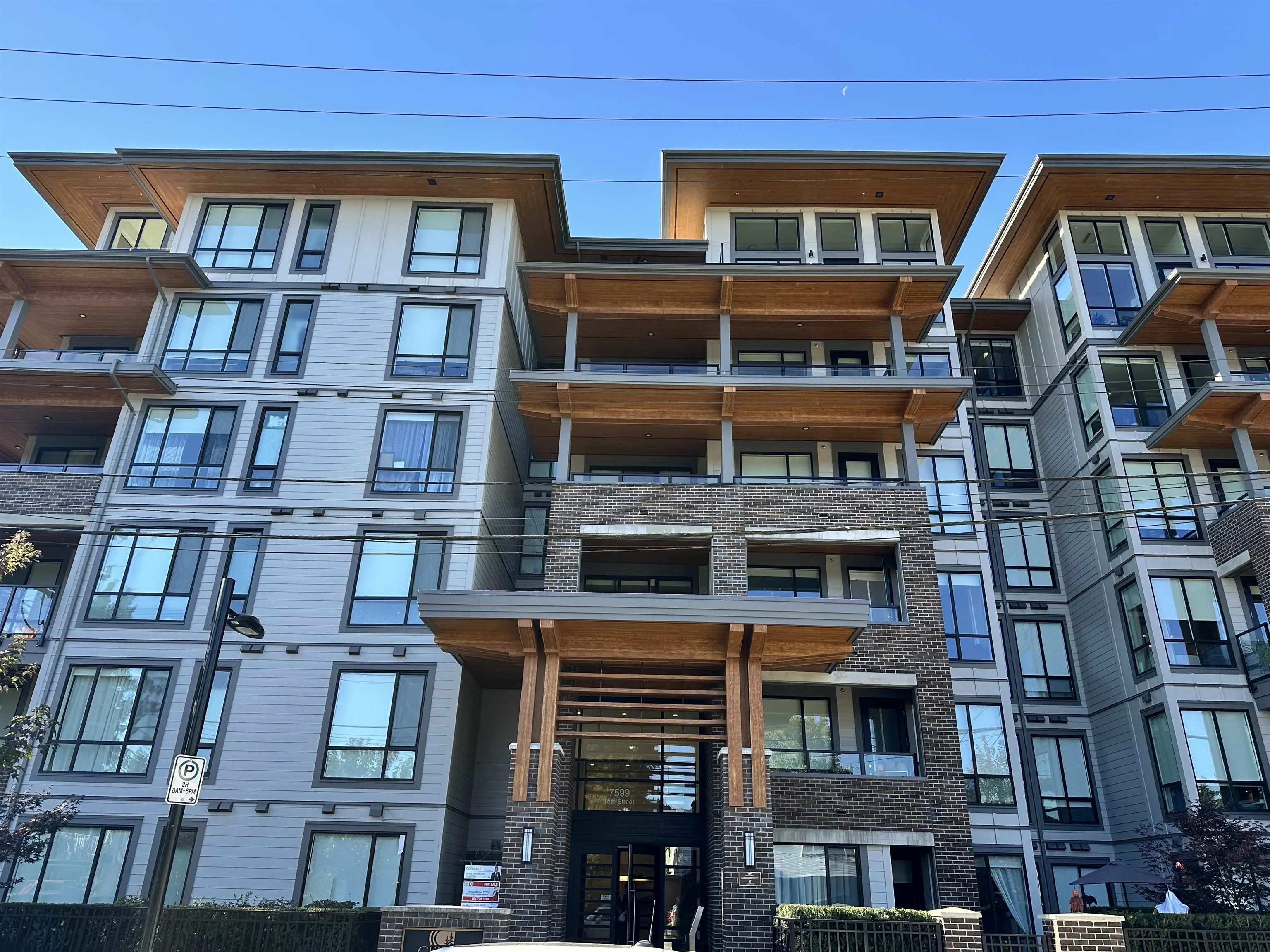 523 7599 15th Street