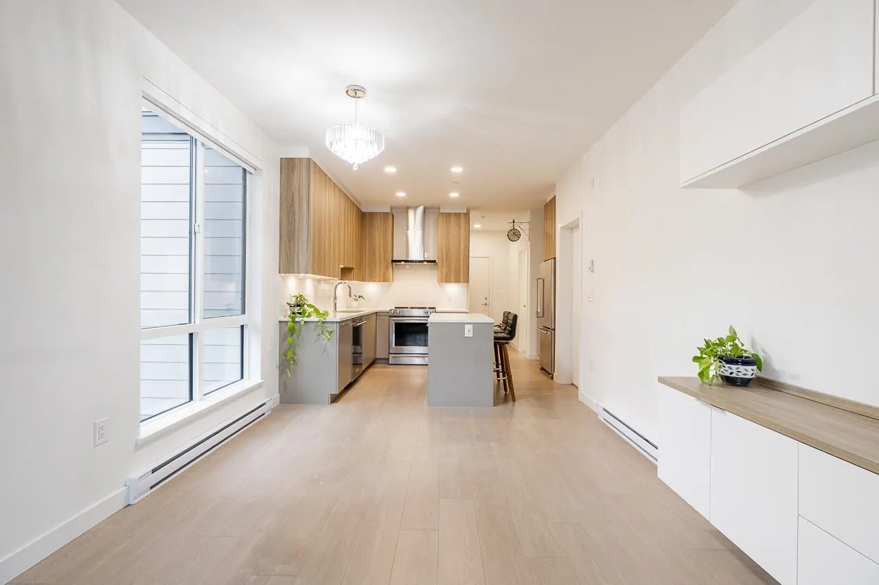 523 7599 15th Street