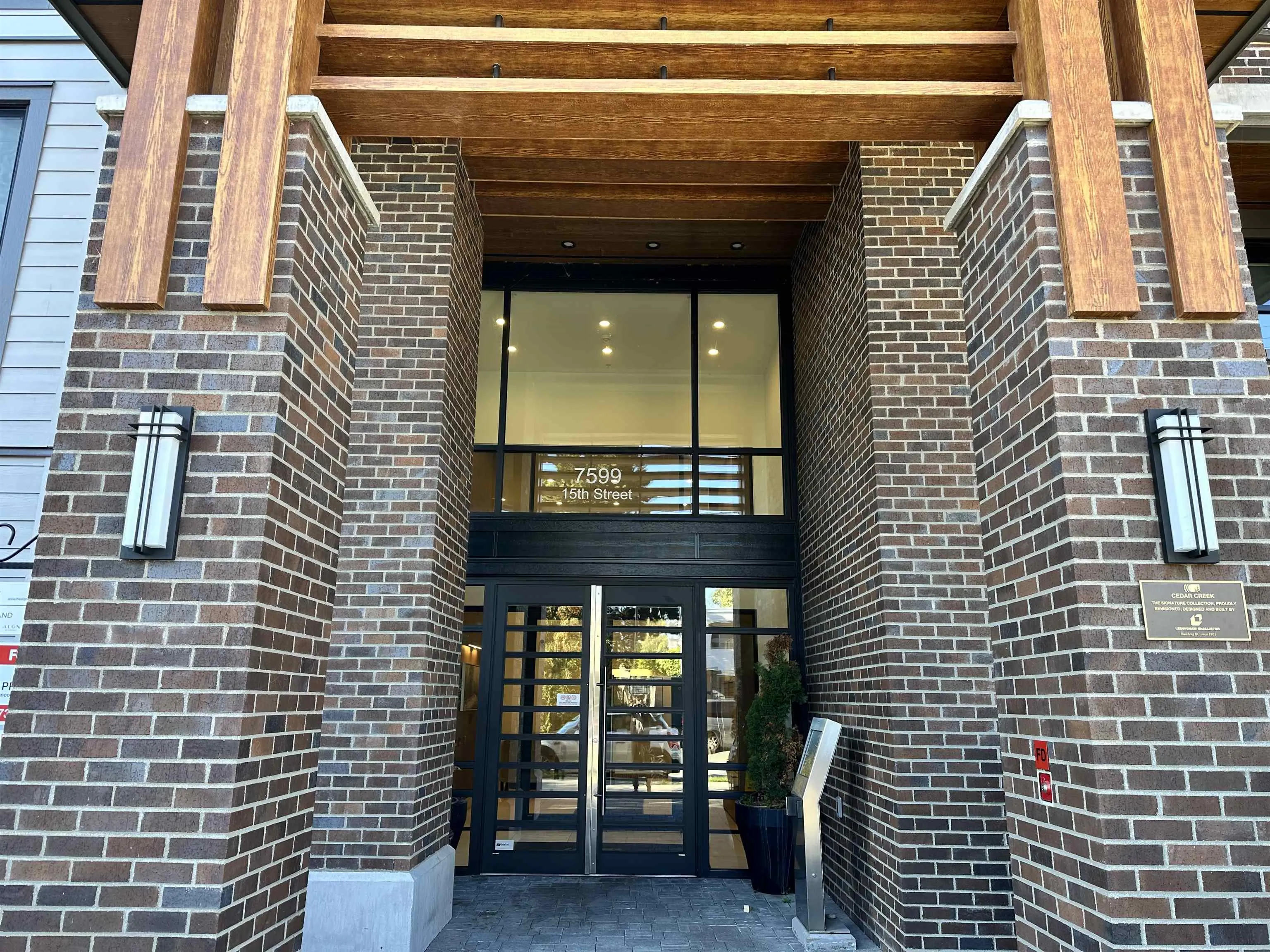 523 7599 15th Street