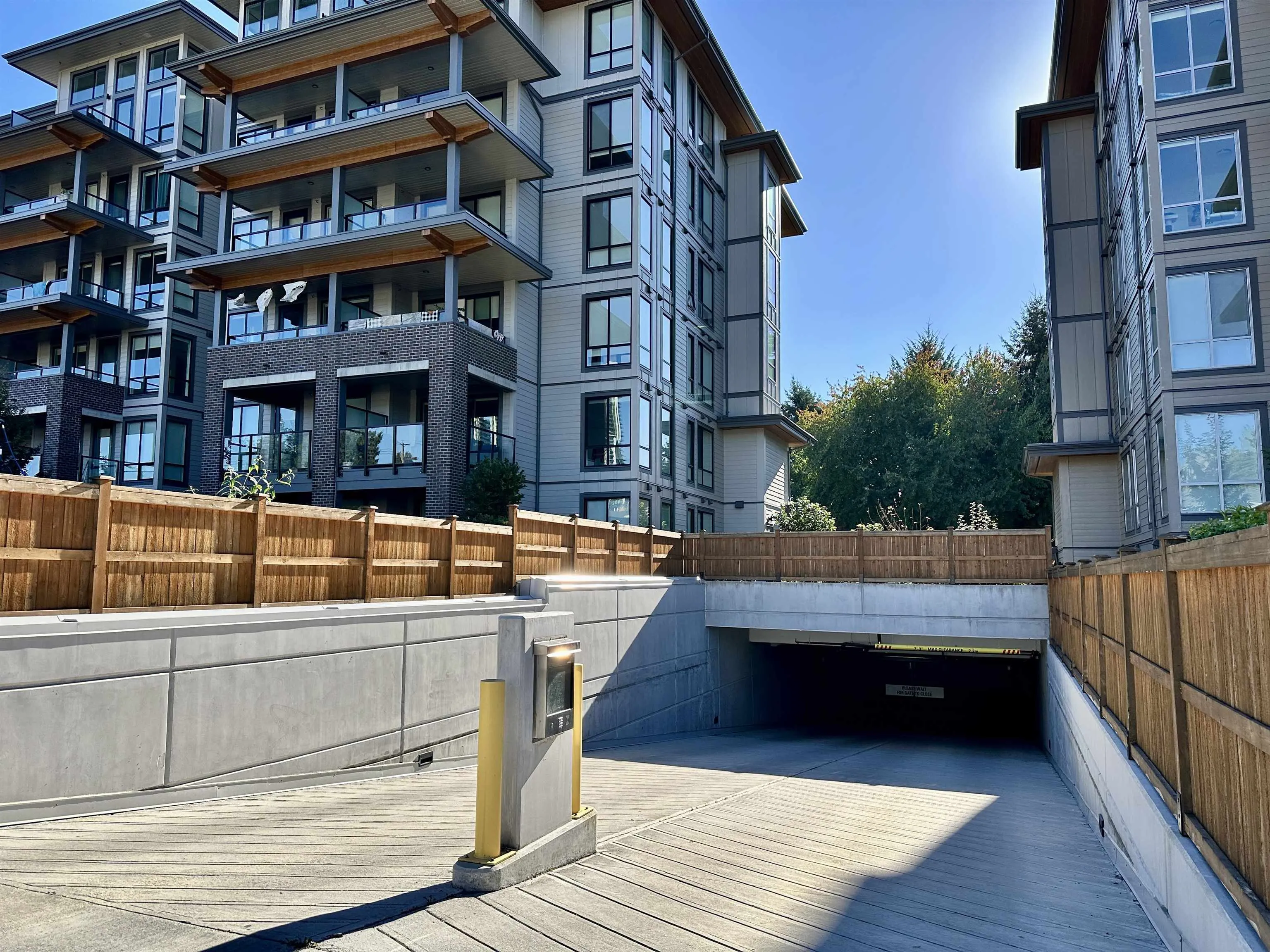 523 7599 15th Street