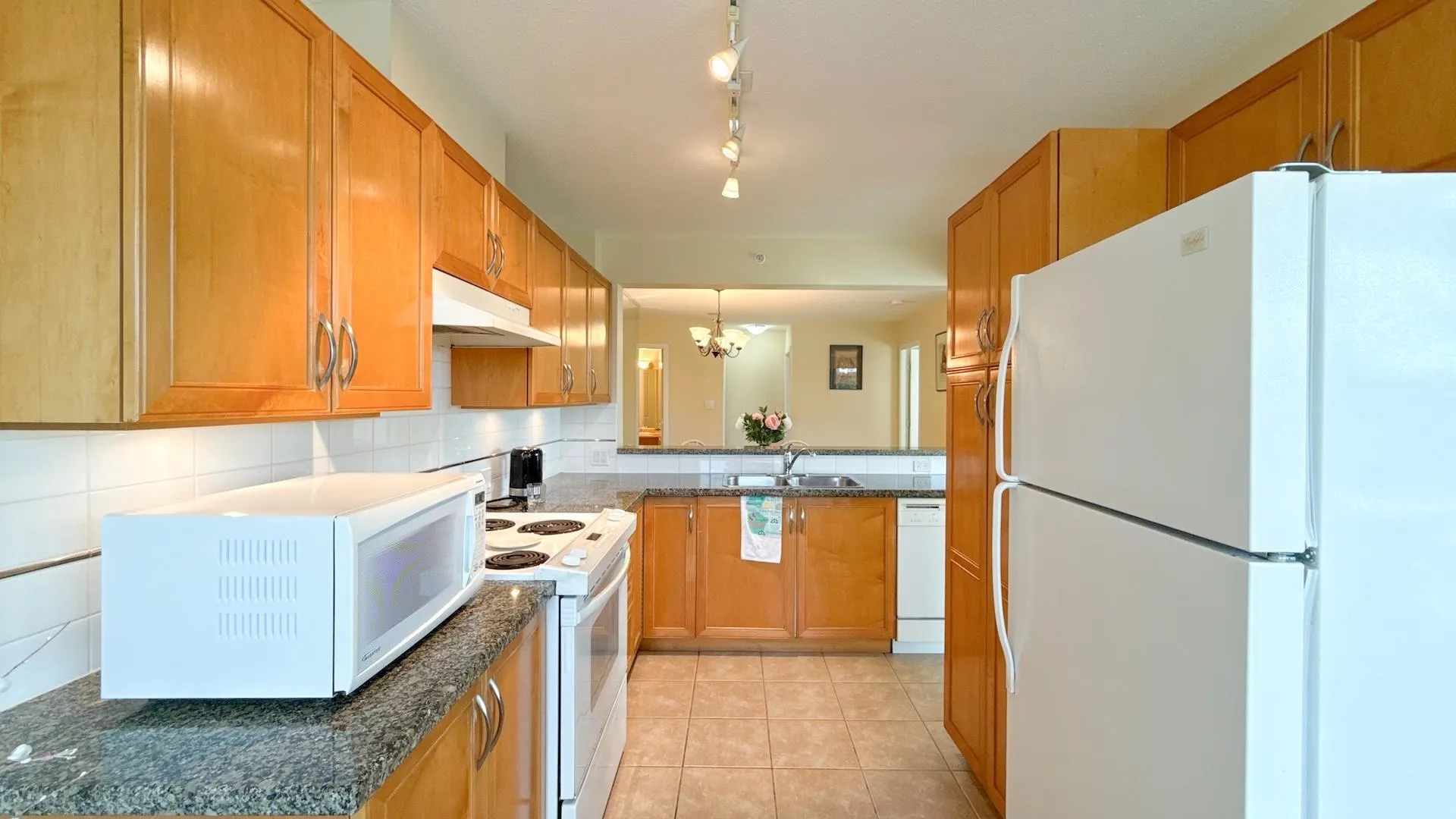 401 4388 Buchanan Street