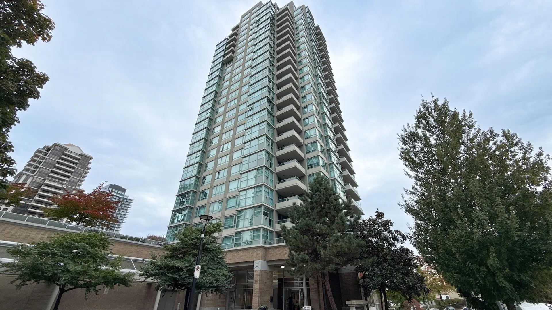 401 4388 Buchanan Street