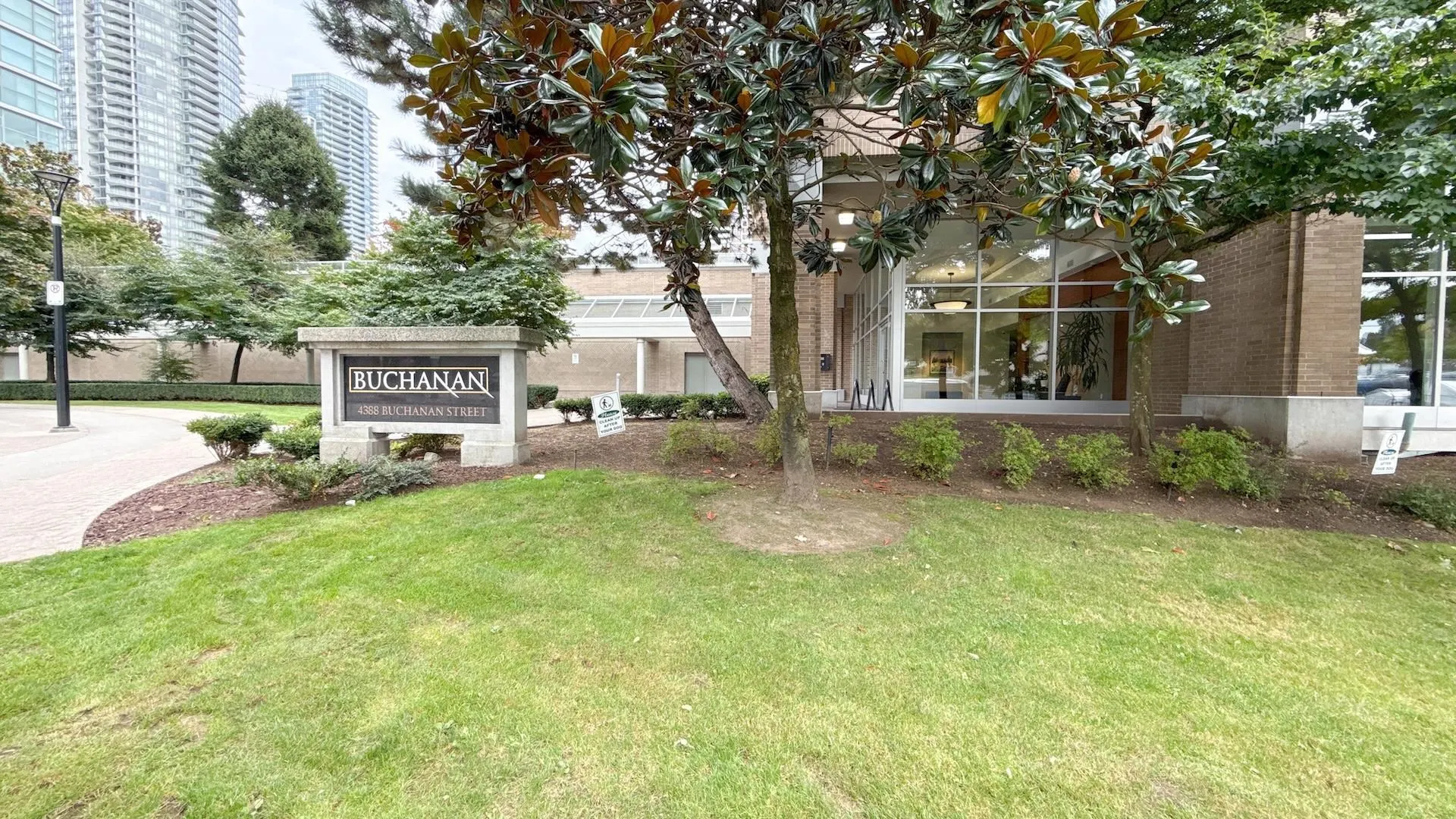 401 4388 Buchanan Street