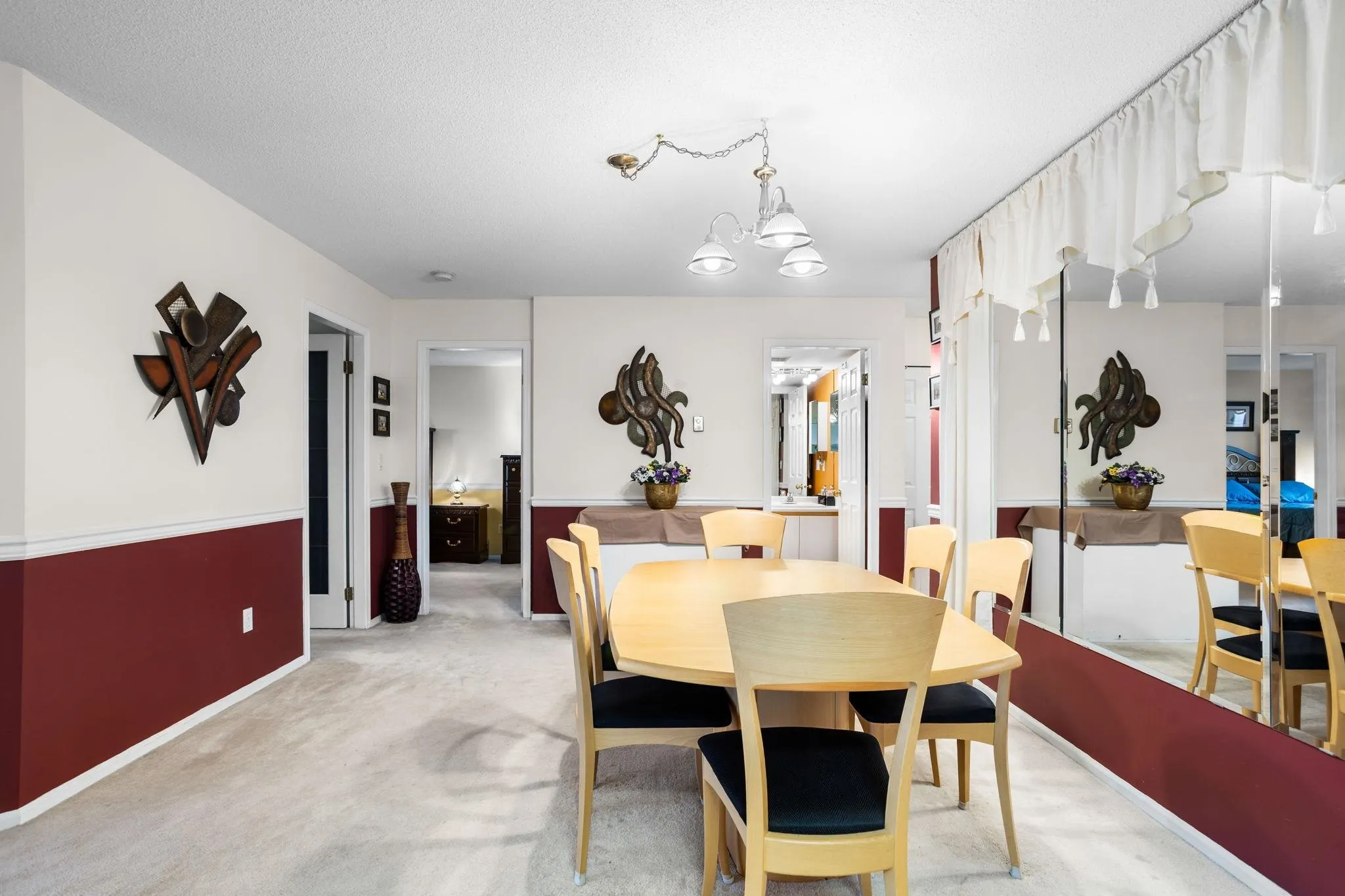 301 106 W Kings Road