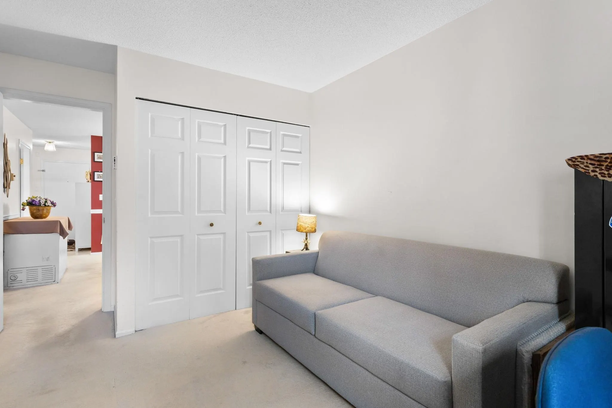 301 106 W Kings Road