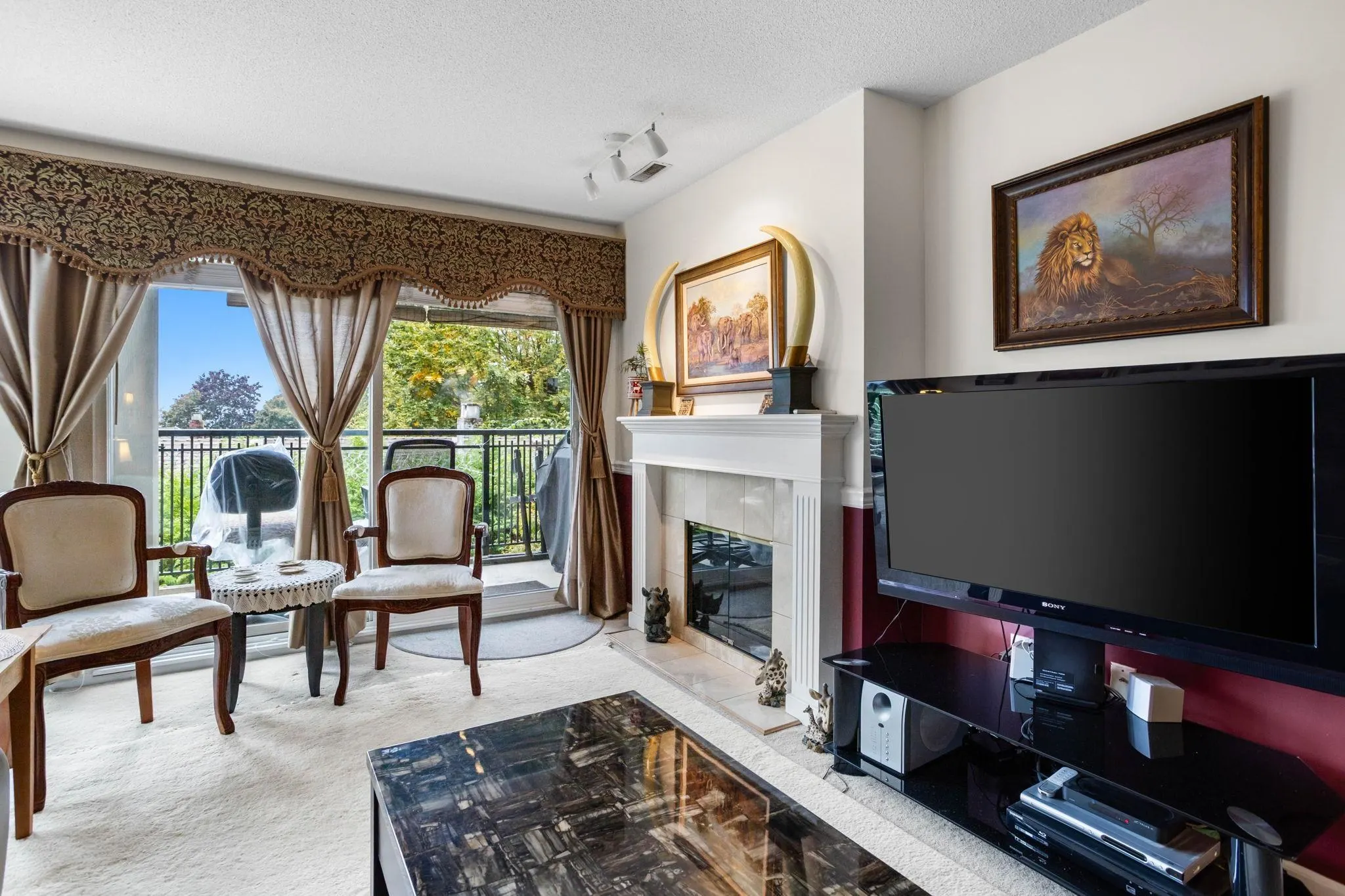 301 106 W Kings Road