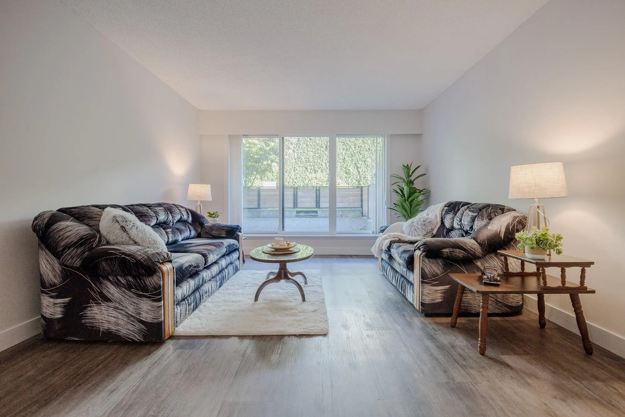 #213 215 Mowat Street