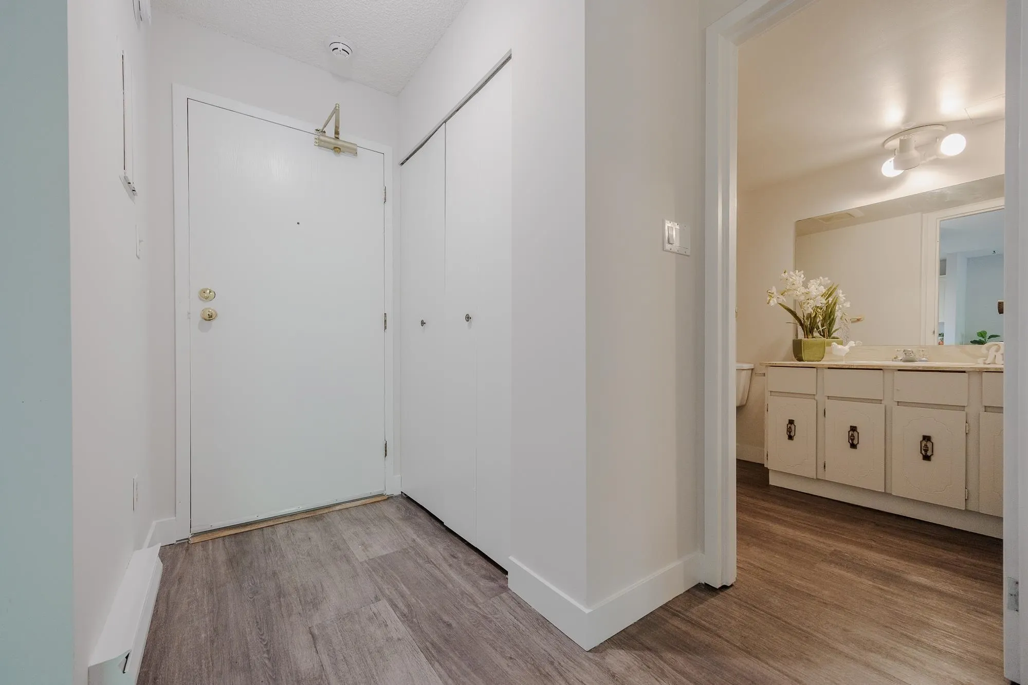 #213 215 Mowat Street