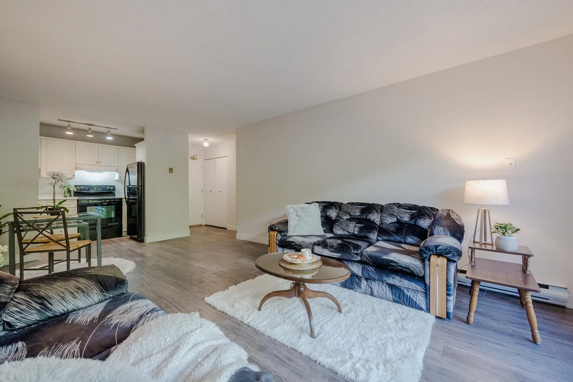 #213 215 Mowat Street