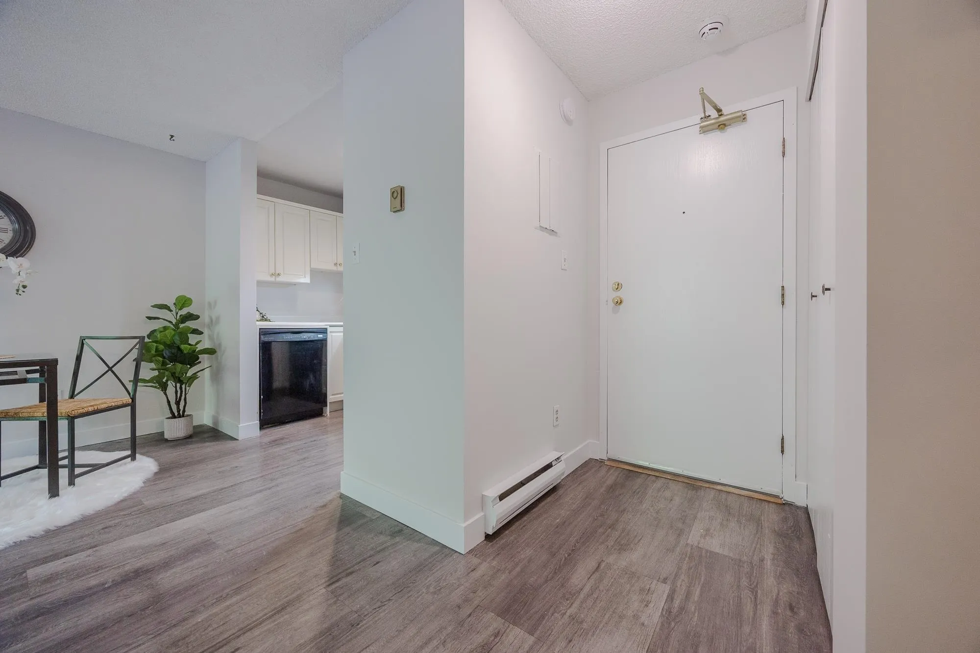 #213 215 Mowat Street