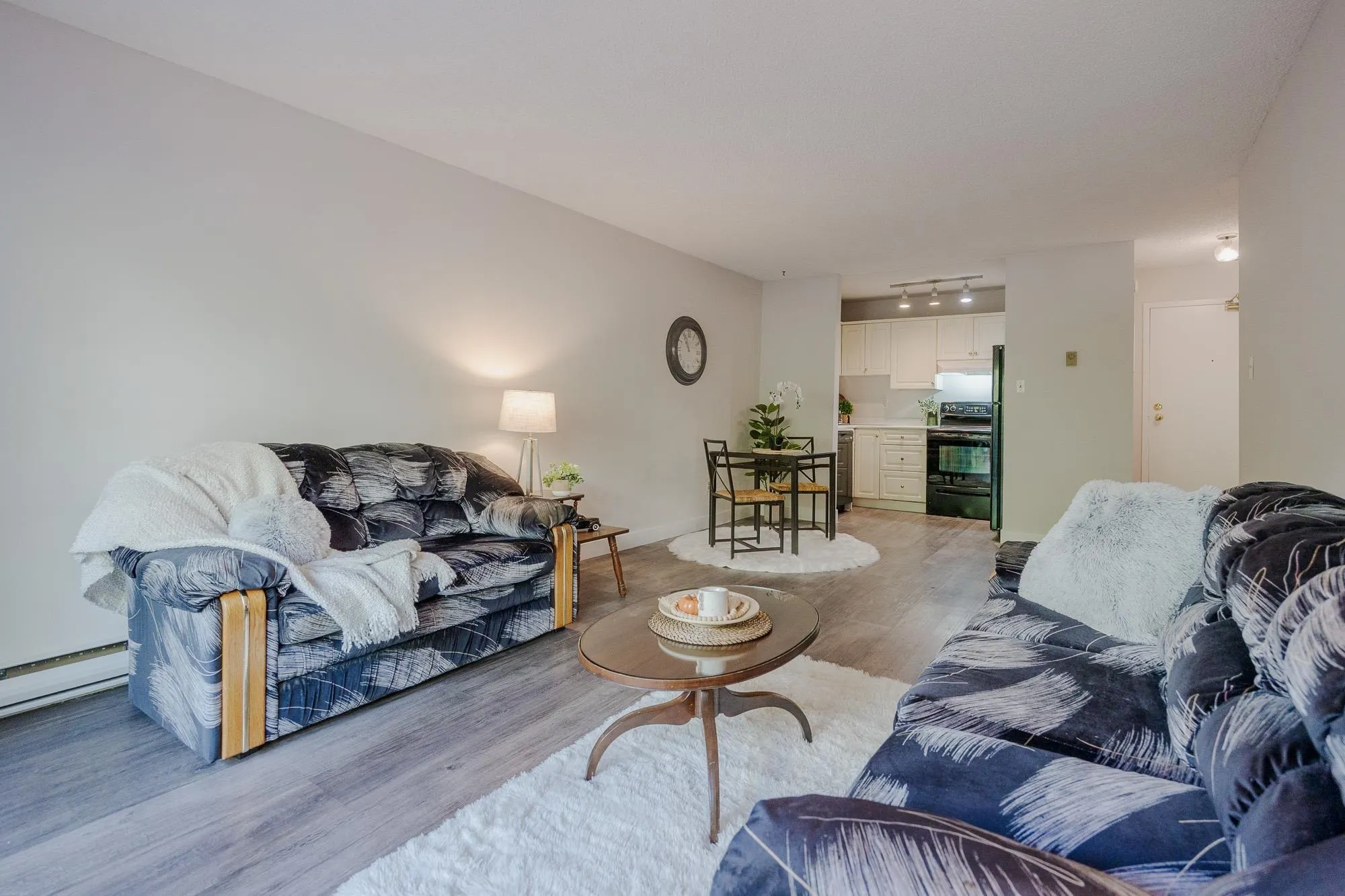 #213 215 Mowat Street