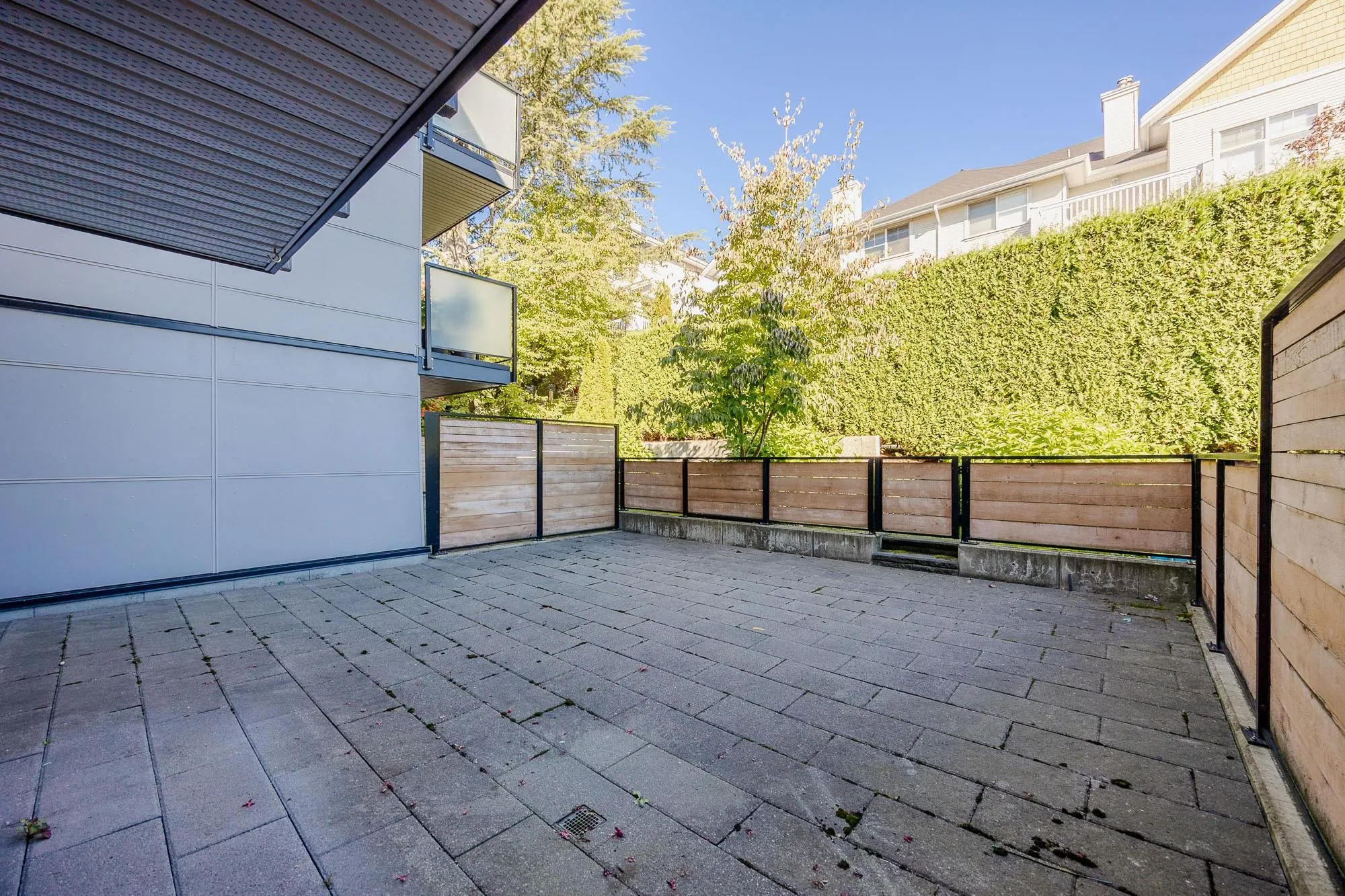 #213 215 Mowat Street
