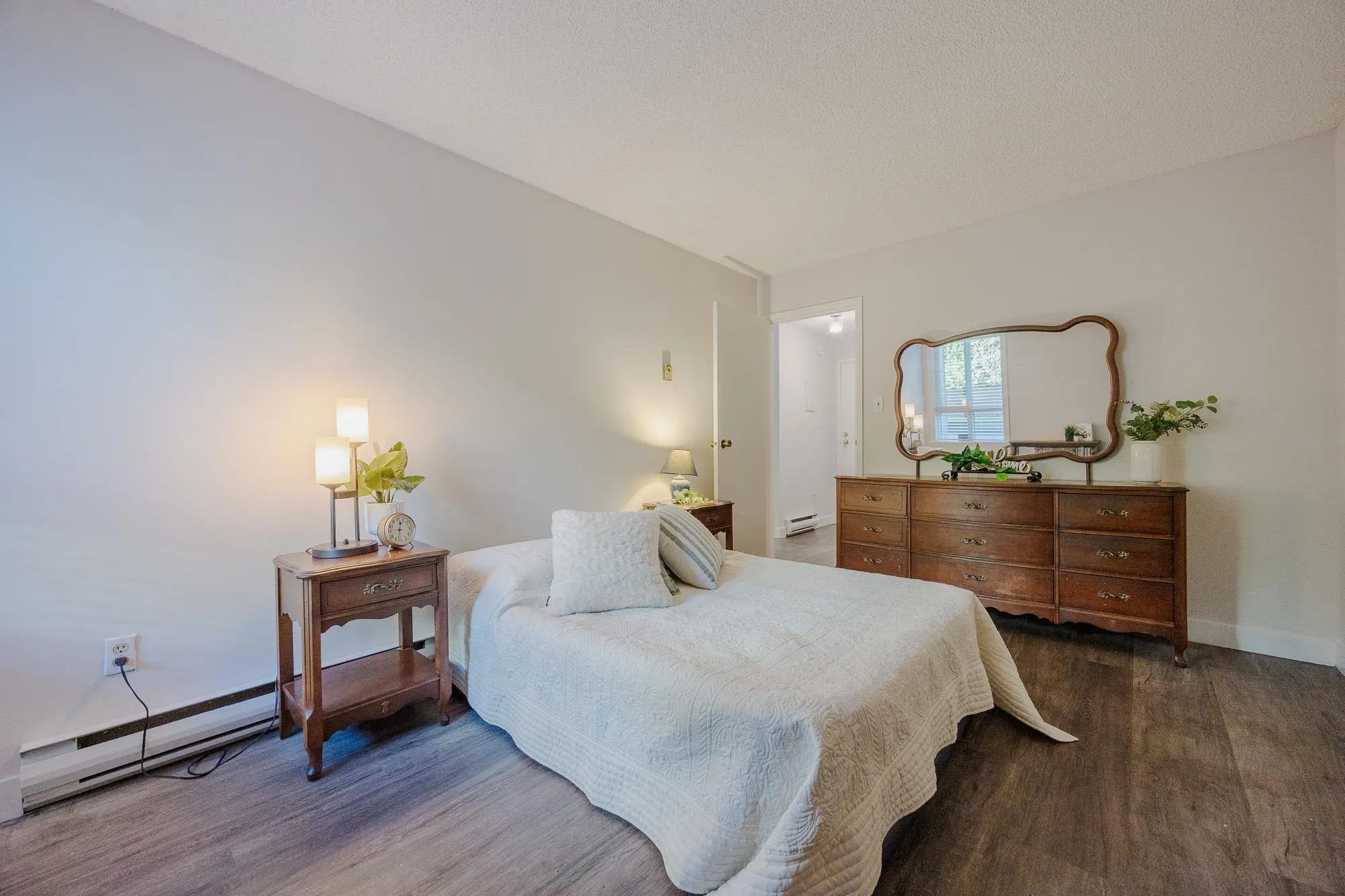 #213 215 Mowat Street