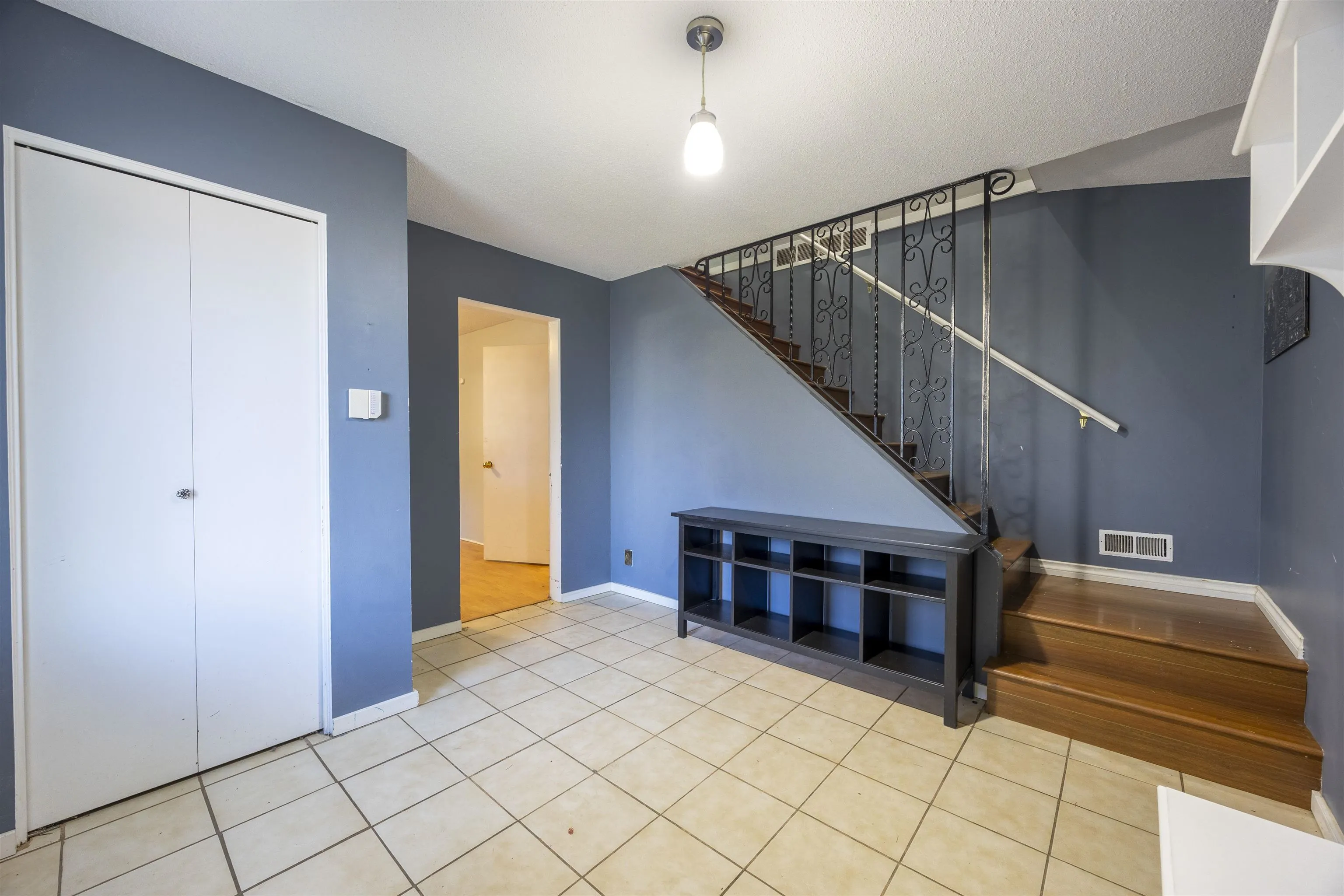 10231 Rosedene Crescent