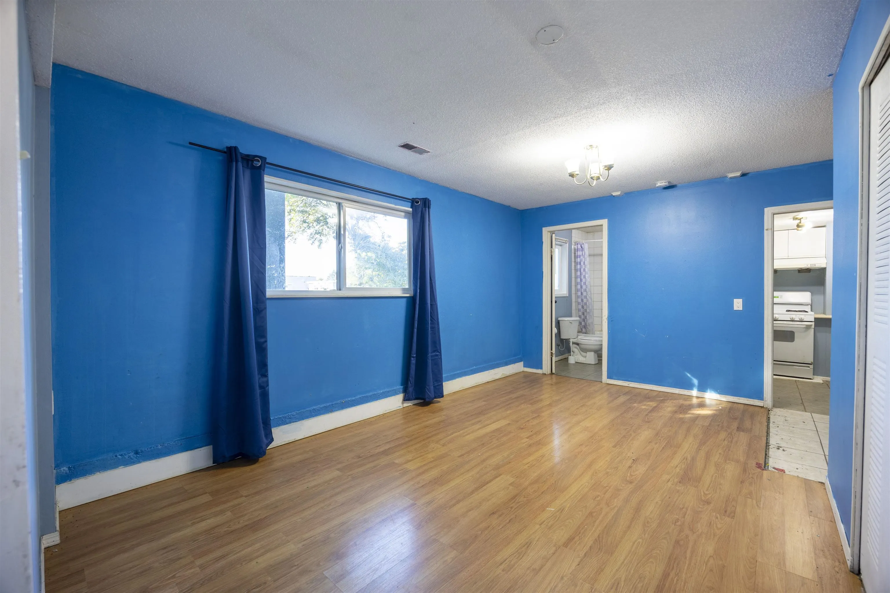 10231 Rosedene Crescent