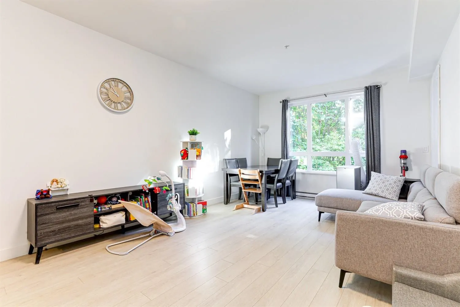 205 13925 Fraser Highway