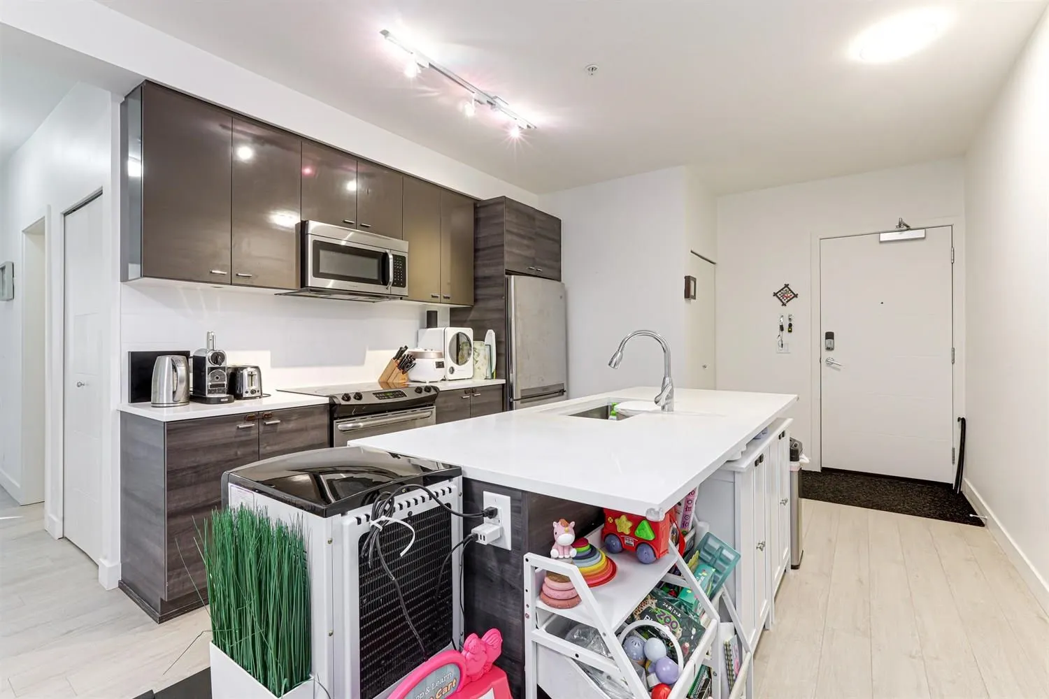 205 13925 Fraser Highway