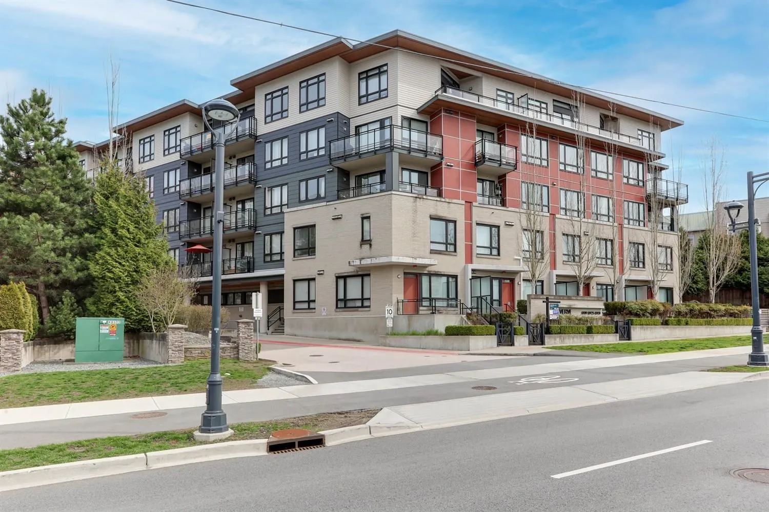 205 13925 Fraser Highway