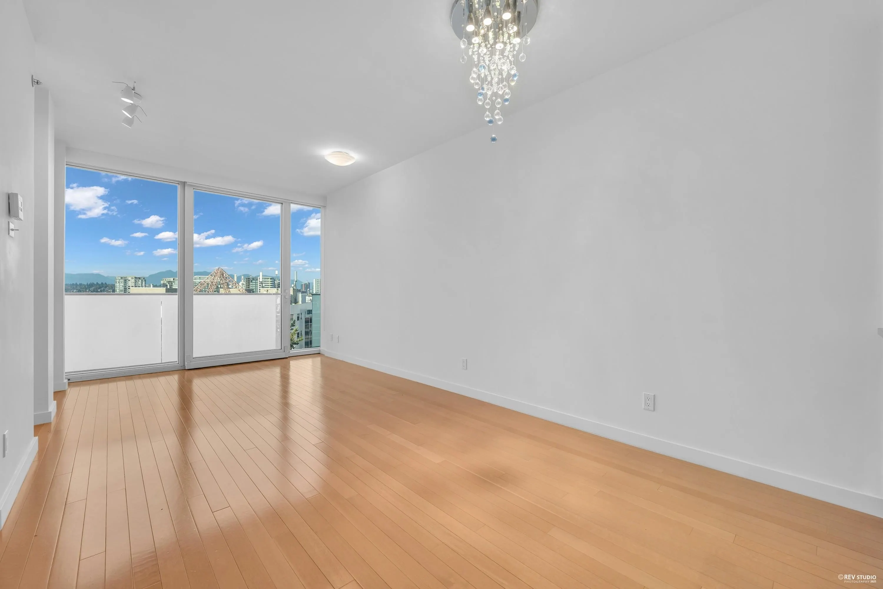 712 8080 Cambie Road