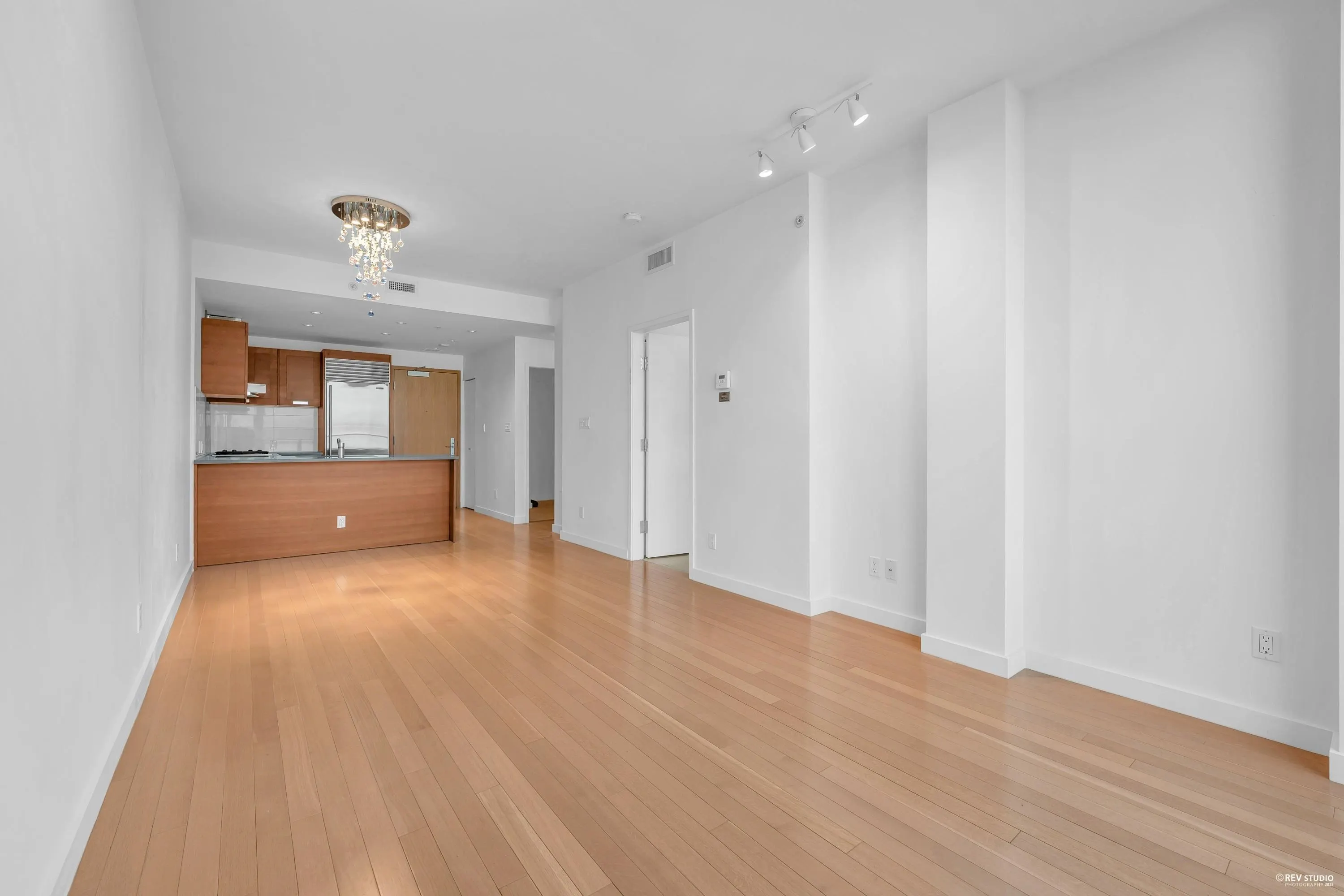 712 8080 Cambie Road