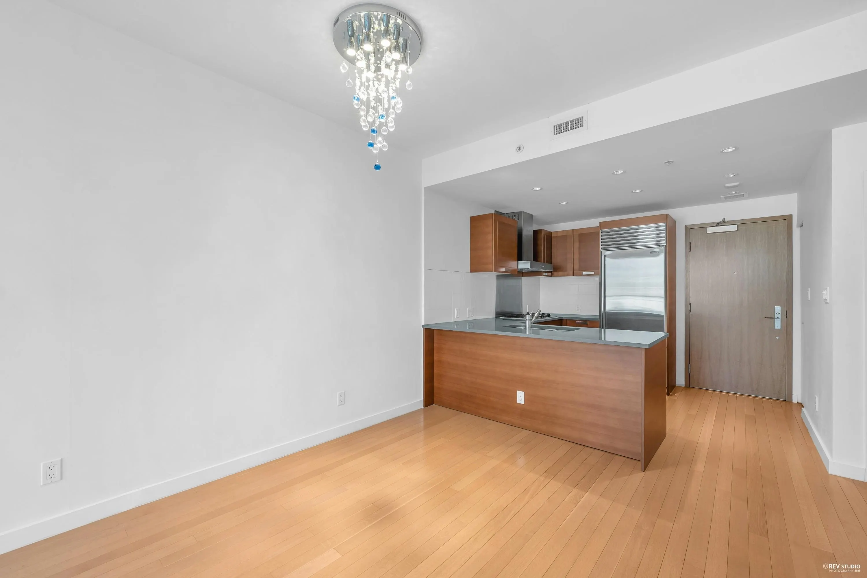 712 8080 Cambie Road