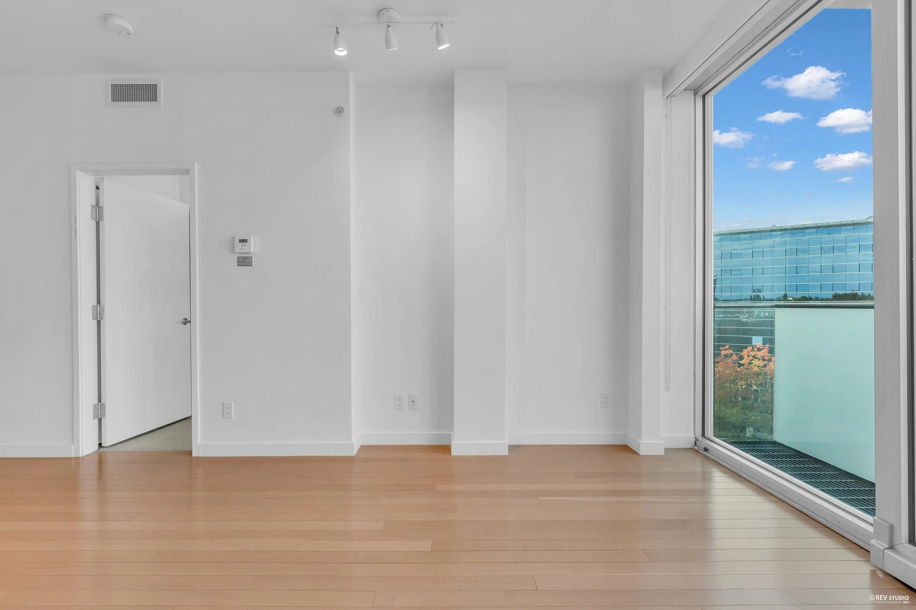 712 8080 Cambie Road