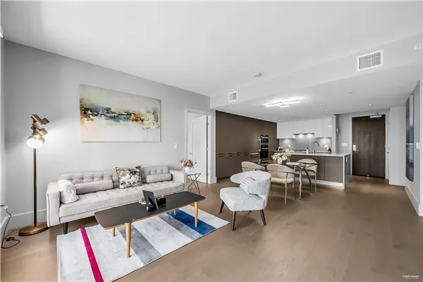 204 2089 W 43rd Avenue