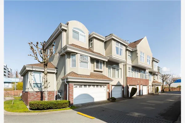 43 5840 Dover Crescent