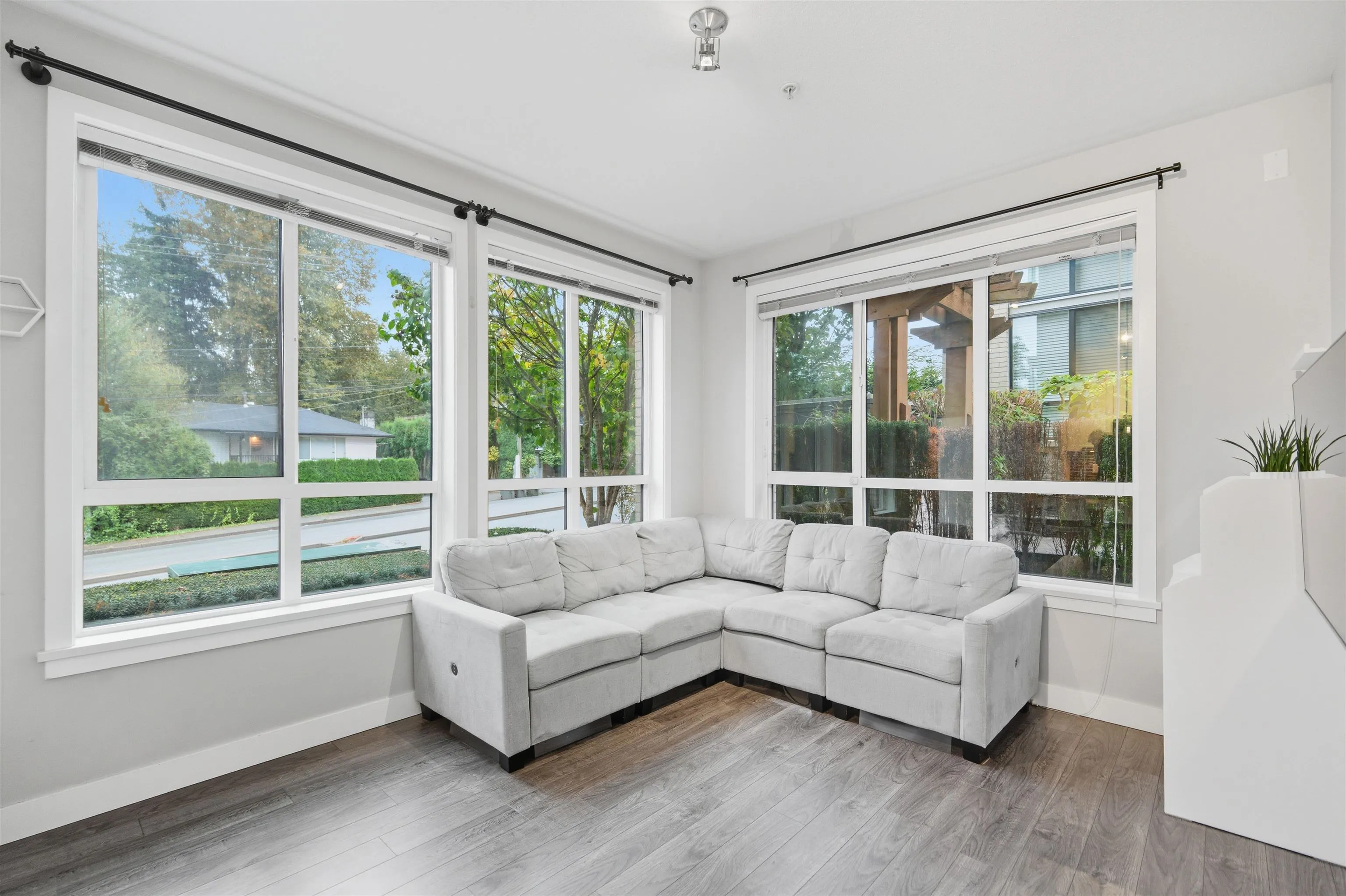 206 15388 105 Avenue