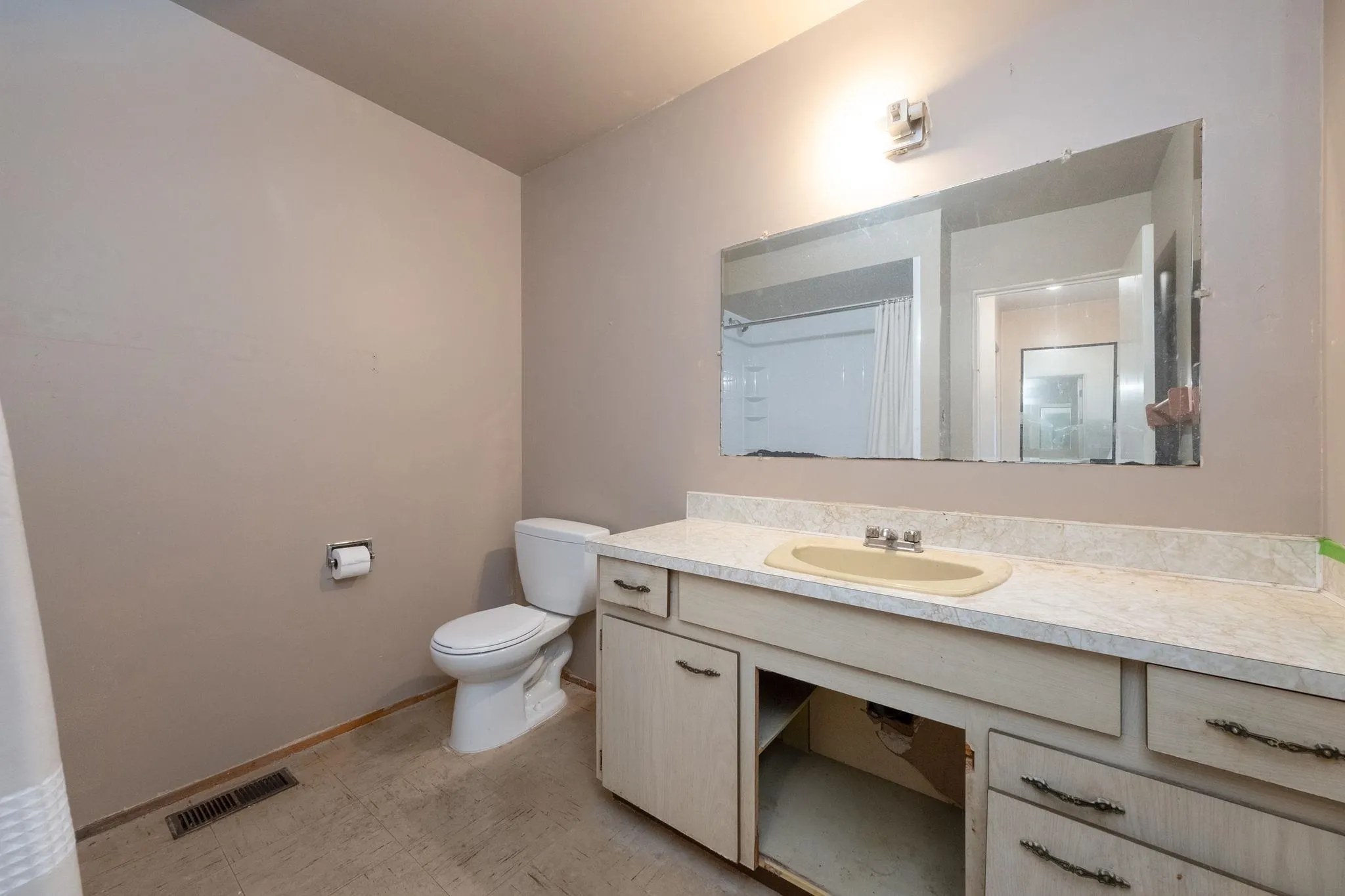 1122 Premier Street