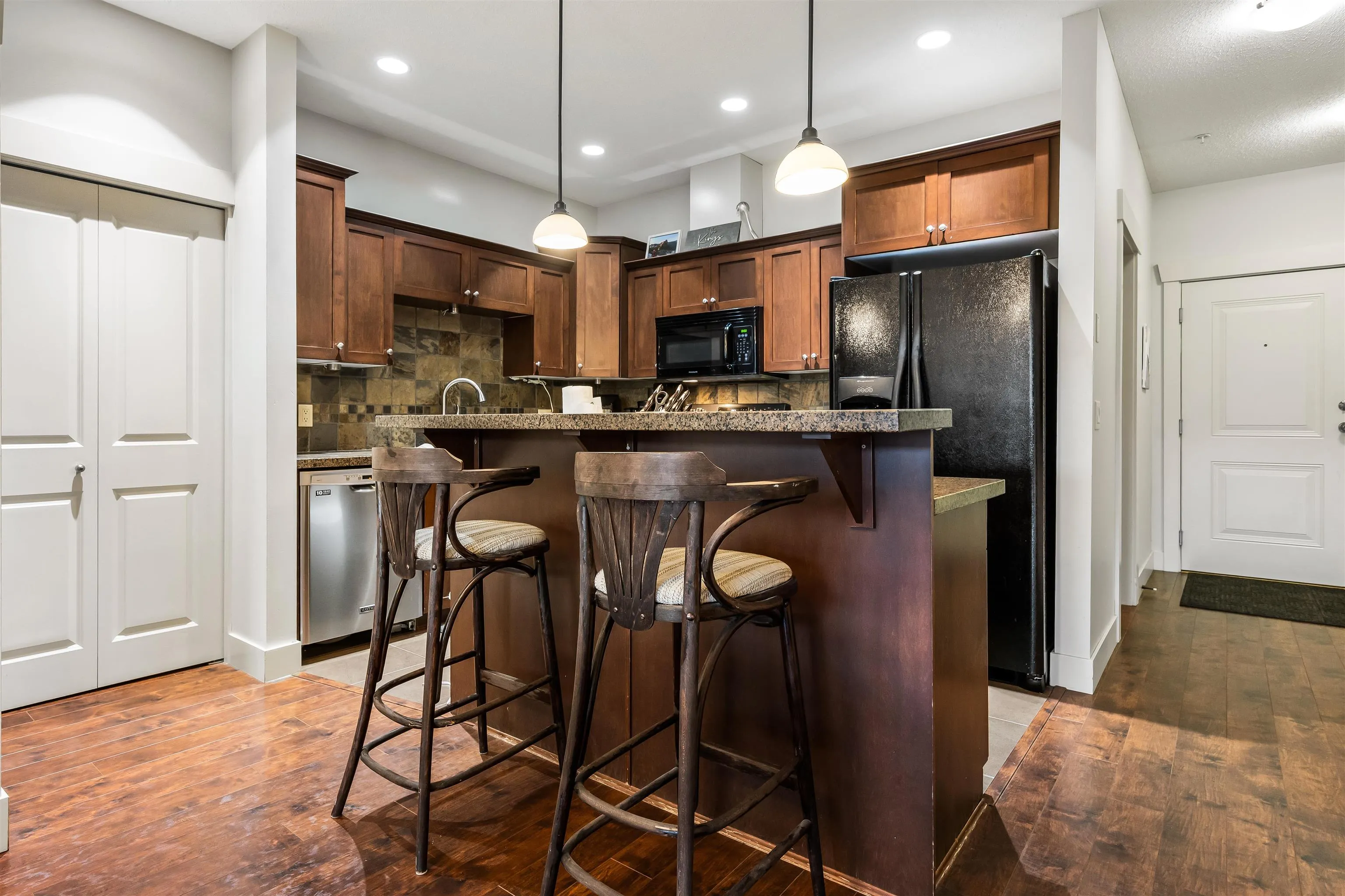 303 45615 Brett Avenue