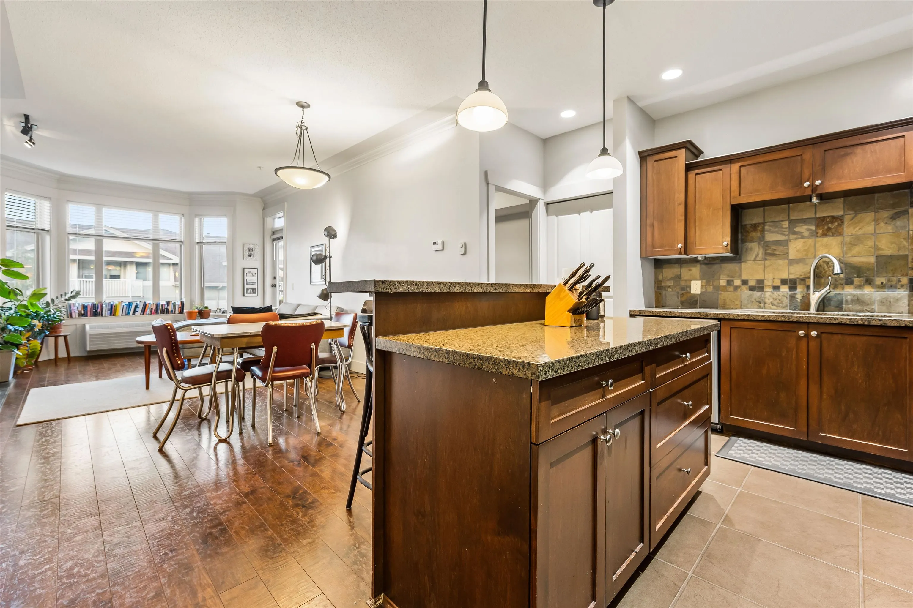 303 45615 Brett Avenue