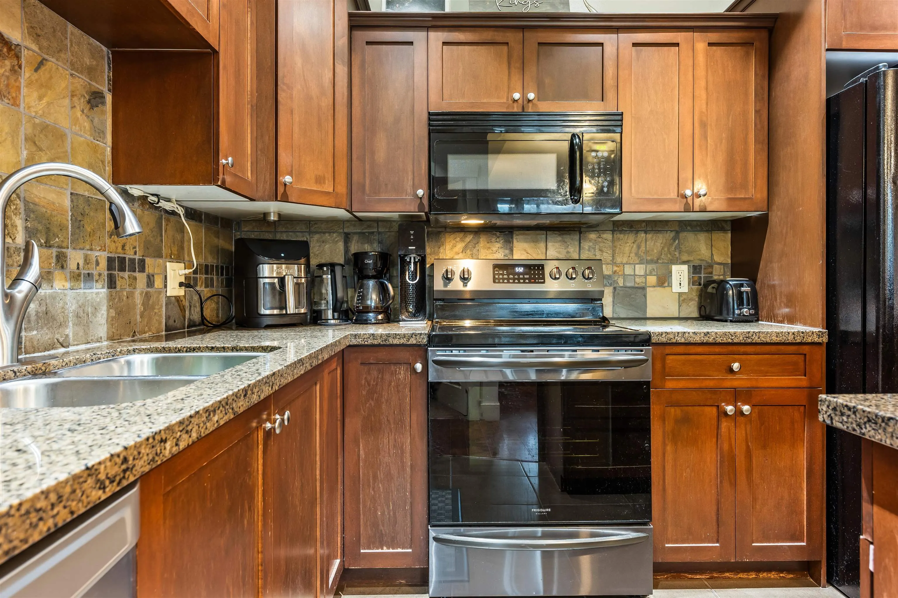 303 45615 Brett Avenue