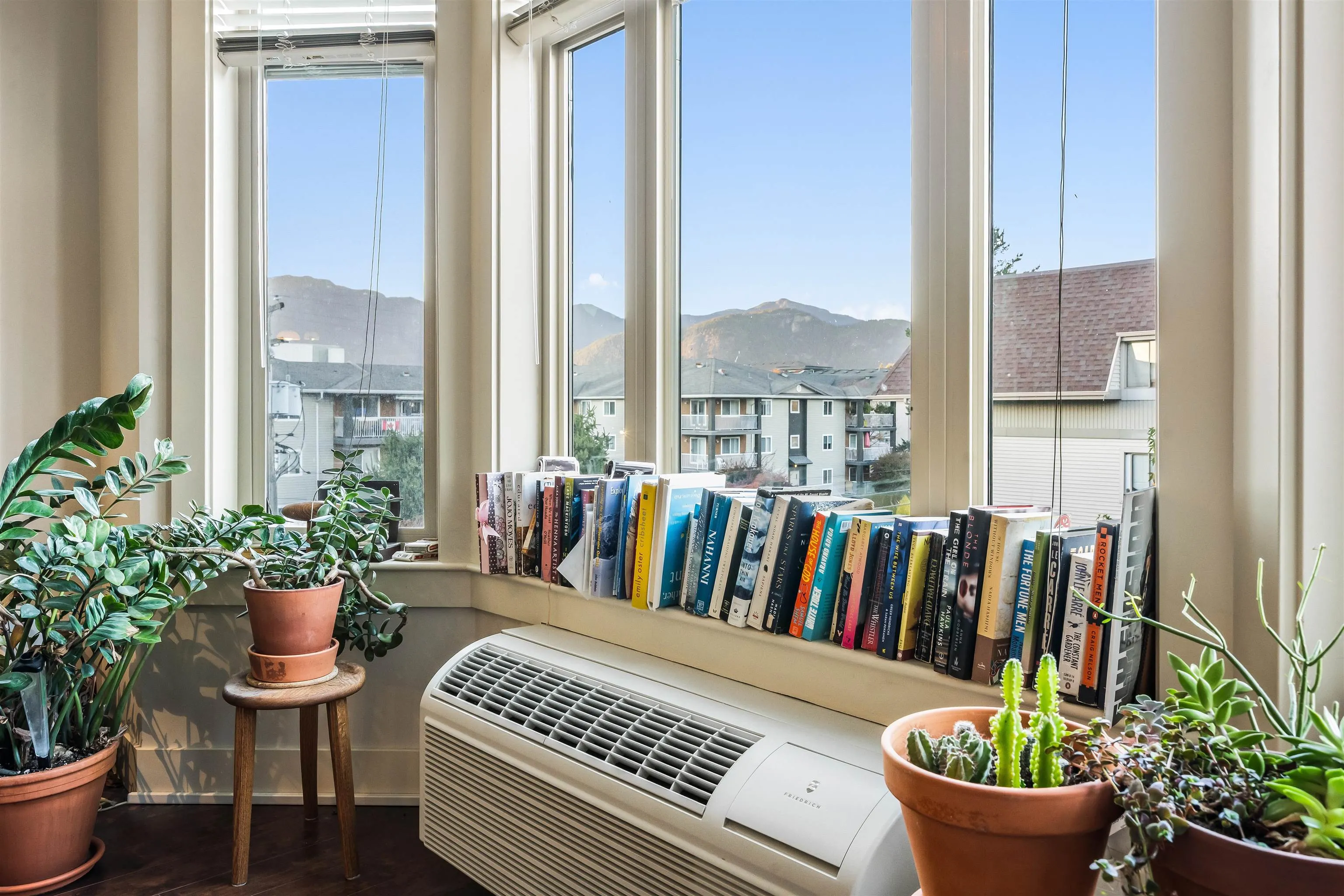 303 45615 Brett Avenue