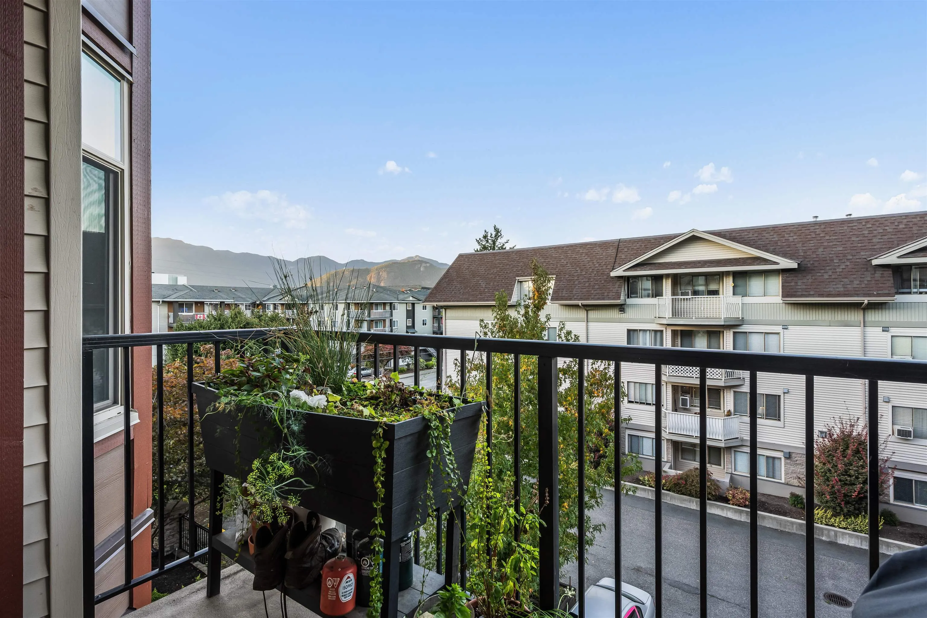 303 45615 Brett Avenue