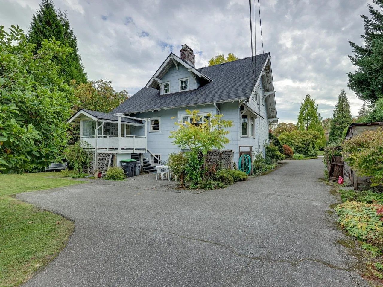 1251 W King Edward Avenue