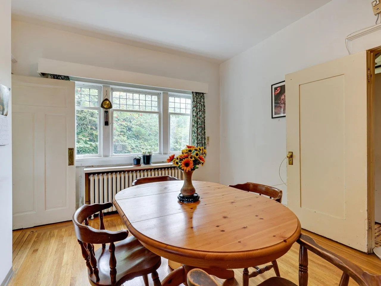 1251 W King Edward Avenue