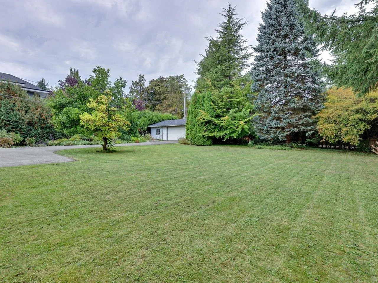 1251 W King Edward Avenue
