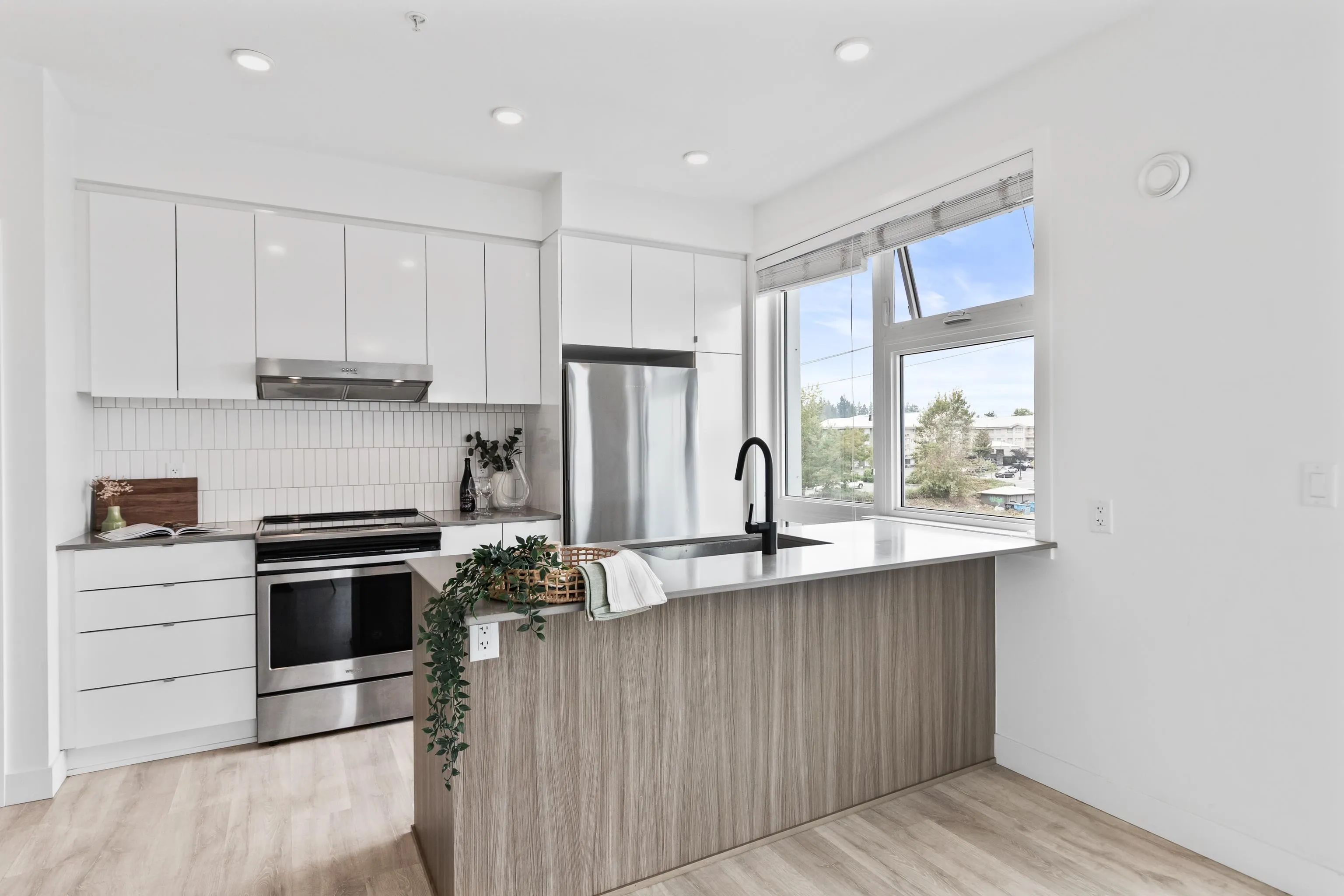 401 32828 Landeau Place