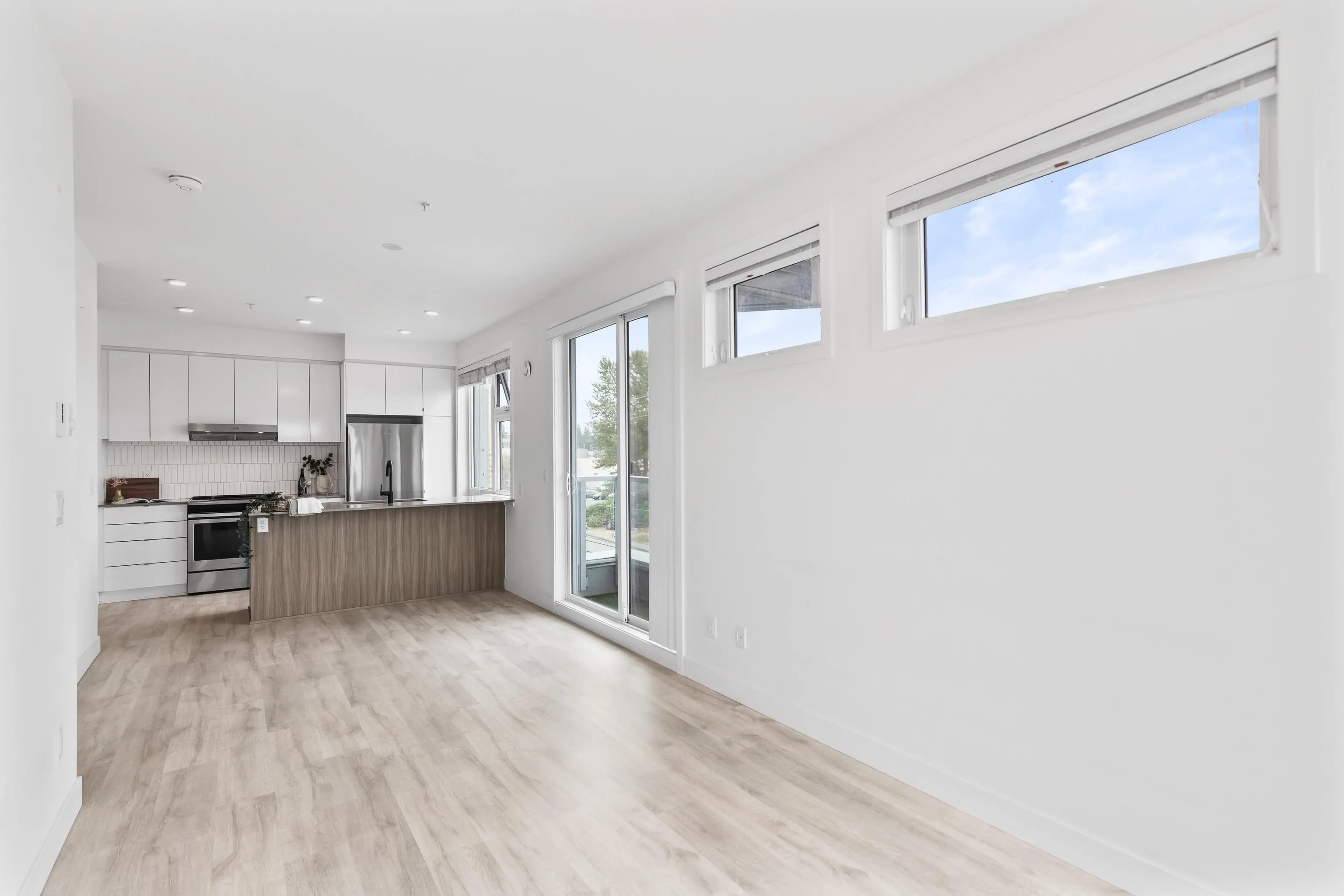 401 32828 Landeau Place